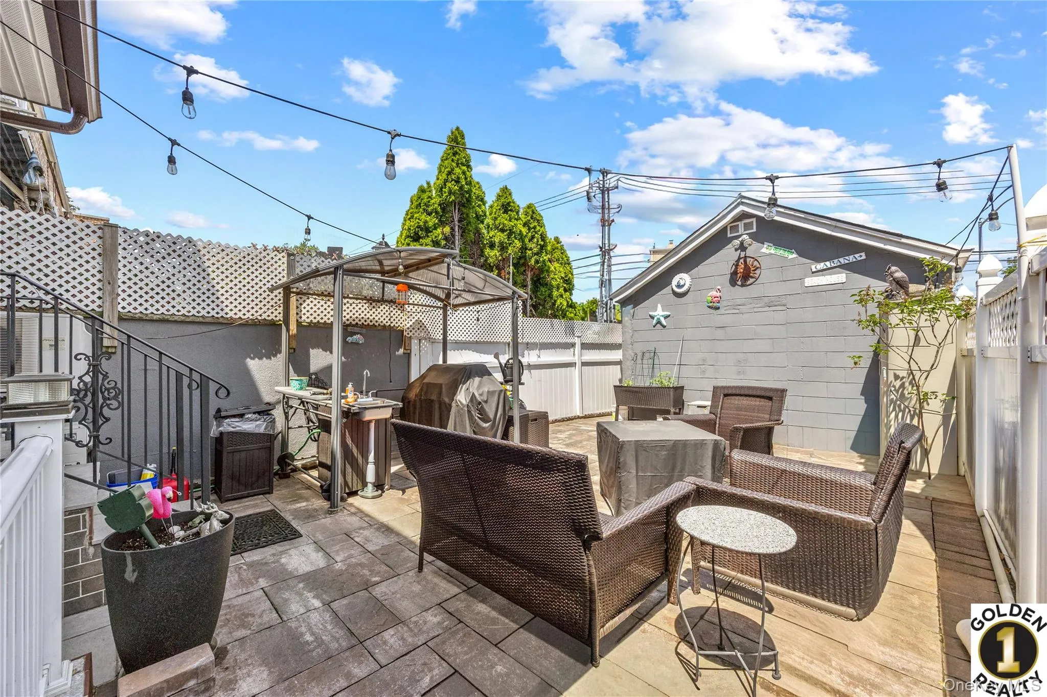Custom Designed Back yard NEW PAVERS-Great Space to Entertain - with BBQ Grill Fire Pitt Custom Designed Back yard NEW PAVERS-Great Space to Entertain - with BBQ Grill Fire Pitt