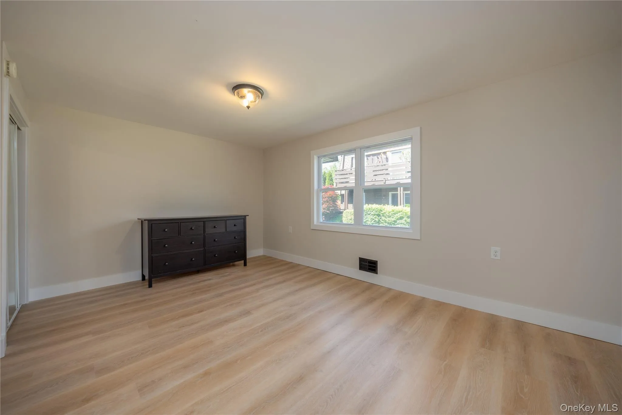 large bedroom large bedroom