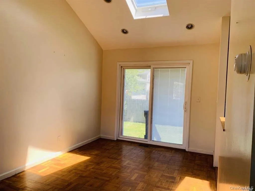 4 Willow Place, Oyster Bay, NY, 3 Bedrooms Bedrooms, 7 Rooms Rooms,1 BathroomBathrooms,Residential Lease,For Rent,Willow,0,1004807 4 Willow Place, Oyster Bay, NY, 3 Bedrooms Bedrooms, 7 Rooms Rooms,1 BathroomBathrooms,Residential Lease,For Rent,Willow,0,1004807