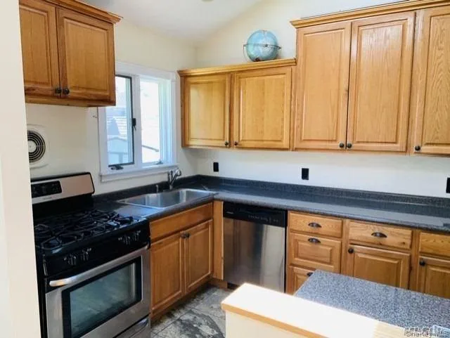 4 Willow Place, Oyster Bay, NY, 3 Bedrooms Bedrooms, 7 Rooms Rooms,1 BathroomBathrooms,Residential Lease,For Rent,Willow,0,1004807 4 Willow Place, Oyster Bay, NY, 3 Bedrooms Bedrooms, 7 Rooms Rooms,1 BathroomBathrooms,Residential Lease,For Rent,Willow,0,1004807