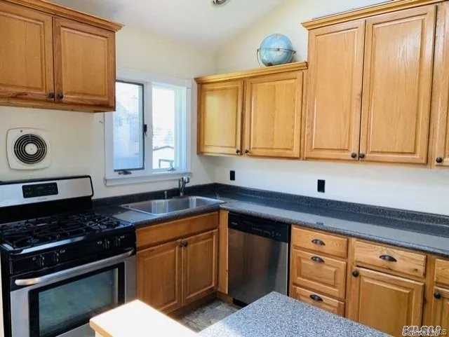 4 Willow Place, Oyster Bay, NY, 3 Bedrooms Bedrooms, 7 Rooms Rooms,1 BathroomBathrooms,Residential Lease,For Rent,Willow,0,1004807 4 Willow Place, Oyster Bay, NY, 3 Bedrooms Bedrooms, 7 Rooms Rooms,1 BathroomBathrooms,Residential Lease,For Rent,Willow,0,1004807