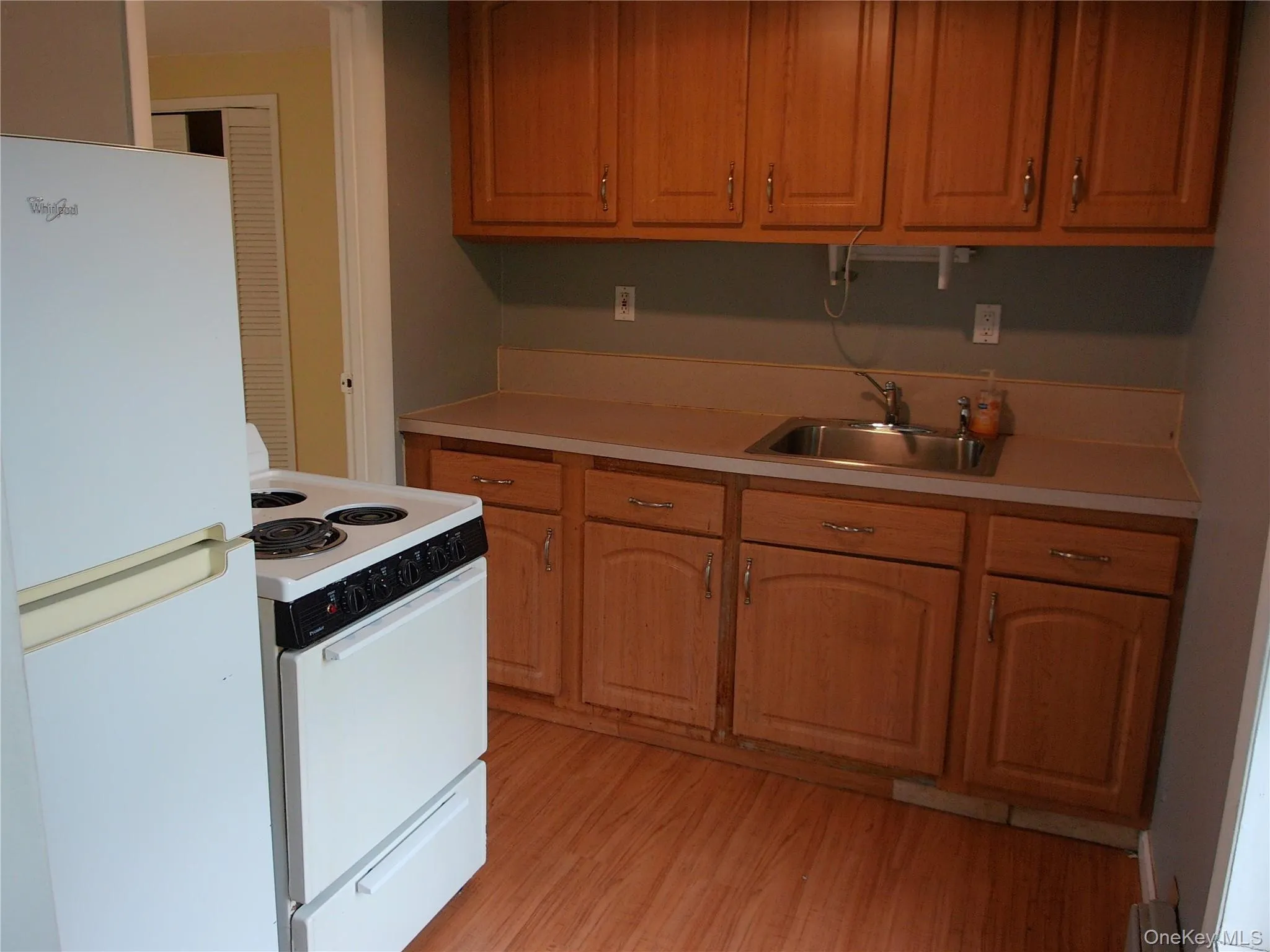 36 Burr Road, Huntington, NY, 1 Bedroom Bedrooms, 4 Rooms Rooms,1 BathroomBathrooms,Residential Lease,For Rent,Burr,0,1004809 36 Burr Road, Huntington, NY, 1 Bedroom Bedrooms, 4 Rooms Rooms,1 BathroomBathrooms,Residential Lease,For Rent,Burr,0,1004809