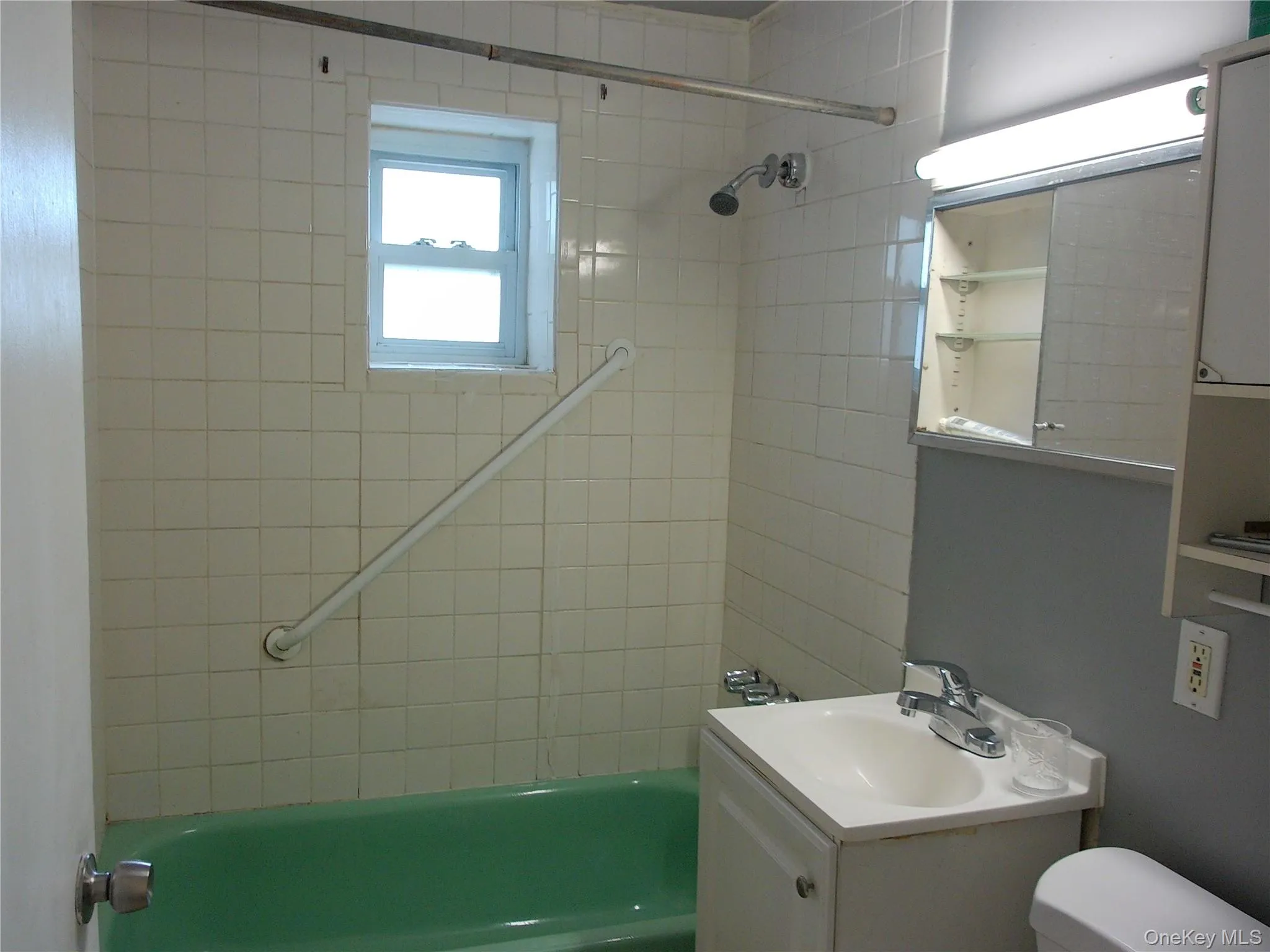 36 Burr Road, Huntington, NY, 1 Bedroom Bedrooms, 4 Rooms Rooms,1 BathroomBathrooms,Residential Lease,For Rent,Burr,0,1004809 36 Burr Road, Huntington, NY, 1 Bedroom Bedrooms, 4 Rooms Rooms,1 BathroomBathrooms,Residential Lease,For Rent,Burr,0,1004809