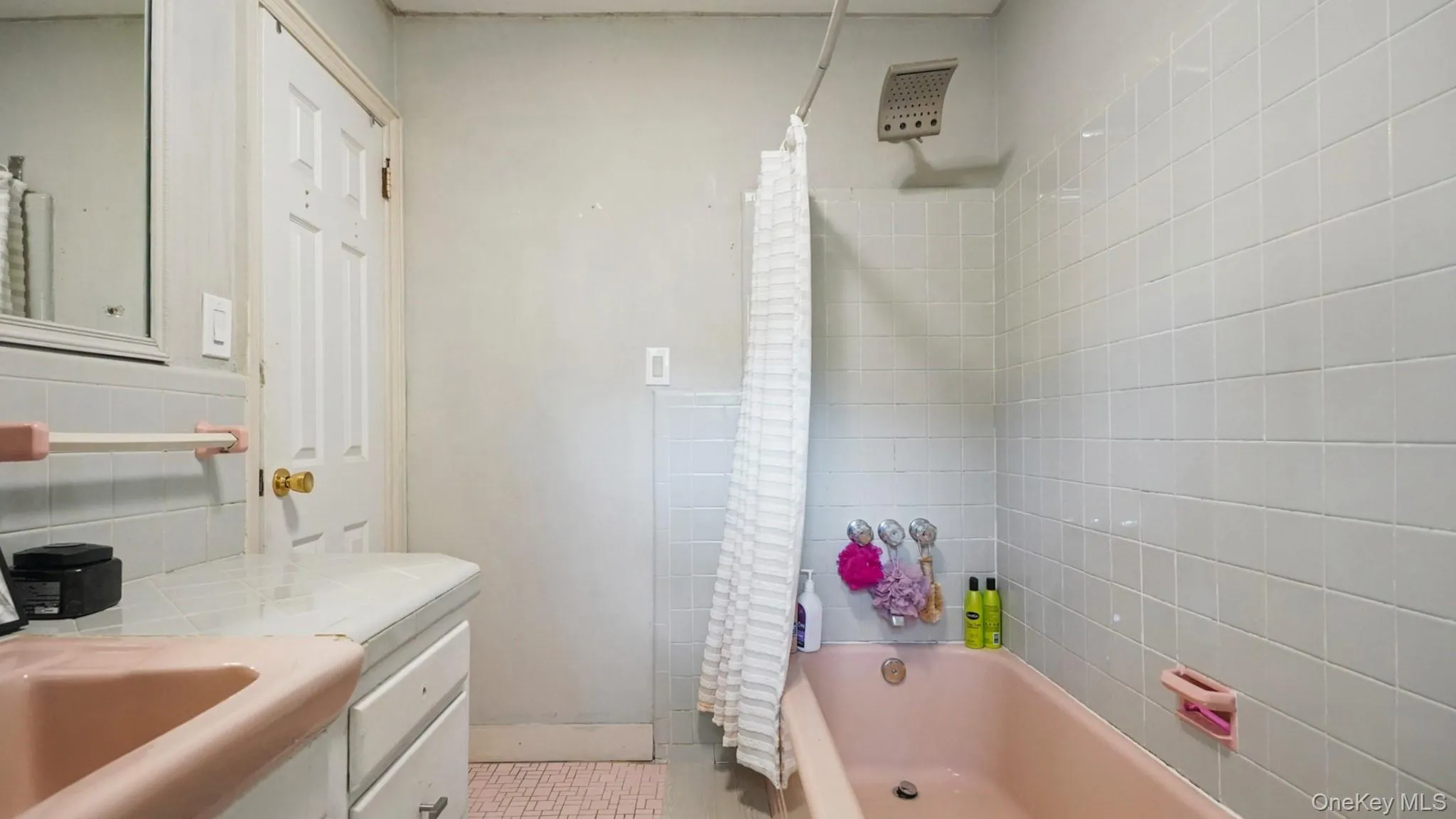 25 Manor Avenue, White Plains, NY, 5 Bedrooms Bedrooms, 8 Rooms Rooms,3 BathroomsBathrooms,Residential,For Rent,Manor,0,1004811 25 Manor Avenue, White Plains, NY, 5 Bedrooms Bedrooms, 8 Rooms Rooms,3 BathroomsBathrooms,Residential,For Rent,Manor,0,1004811