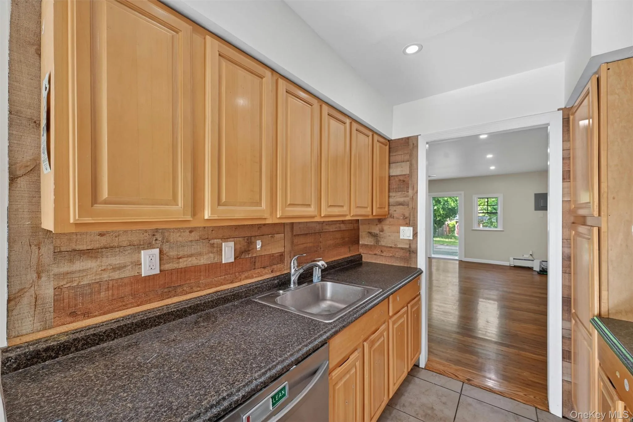 126 Halgren Crescent, Haverstraw, NY, 3 Bedrooms Bedrooms, 5 Rooms Rooms,1 BathroomBathrooms,Residential,For Rent,Halgren,0,1004813 126 Halgren Crescent, Haverstraw, NY, 3 Bedrooms Bedrooms, 5 Rooms Rooms,1 BathroomBathrooms,Residential,For Rent,Halgren,0,1004813
