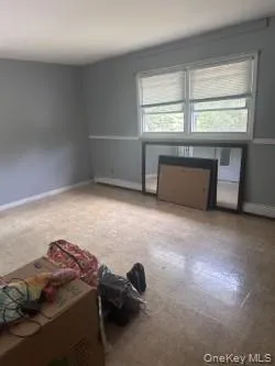 Upstairs bedroom Upstairs bedroom