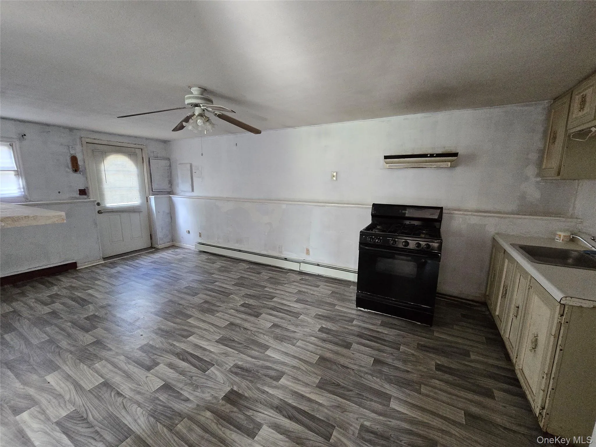 2nd kitchen downstairs 2nd kitchen downstairs