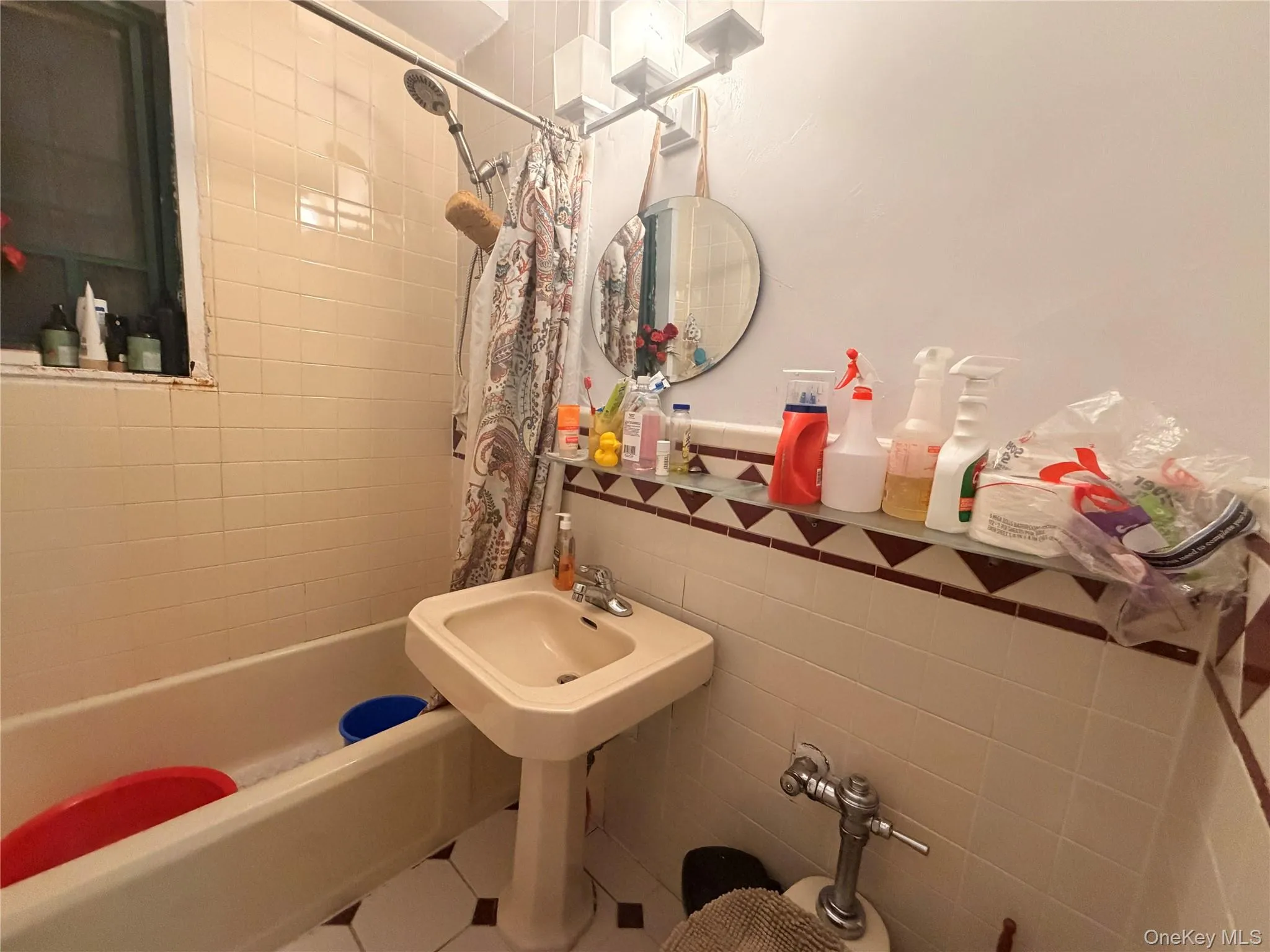 9 Metropolitan Oval, New York, NY, 1 Bedroom Bedrooms, 4 Rooms Rooms,1 BathroomBathrooms,Residential,For Rent,Metropolitan,0,1004816 9 Metropolitan Oval, New York, NY, 1 Bedroom Bedrooms, 4 Rooms Rooms,1 BathroomBathrooms,Residential,For Rent,Metropolitan,0,1004816