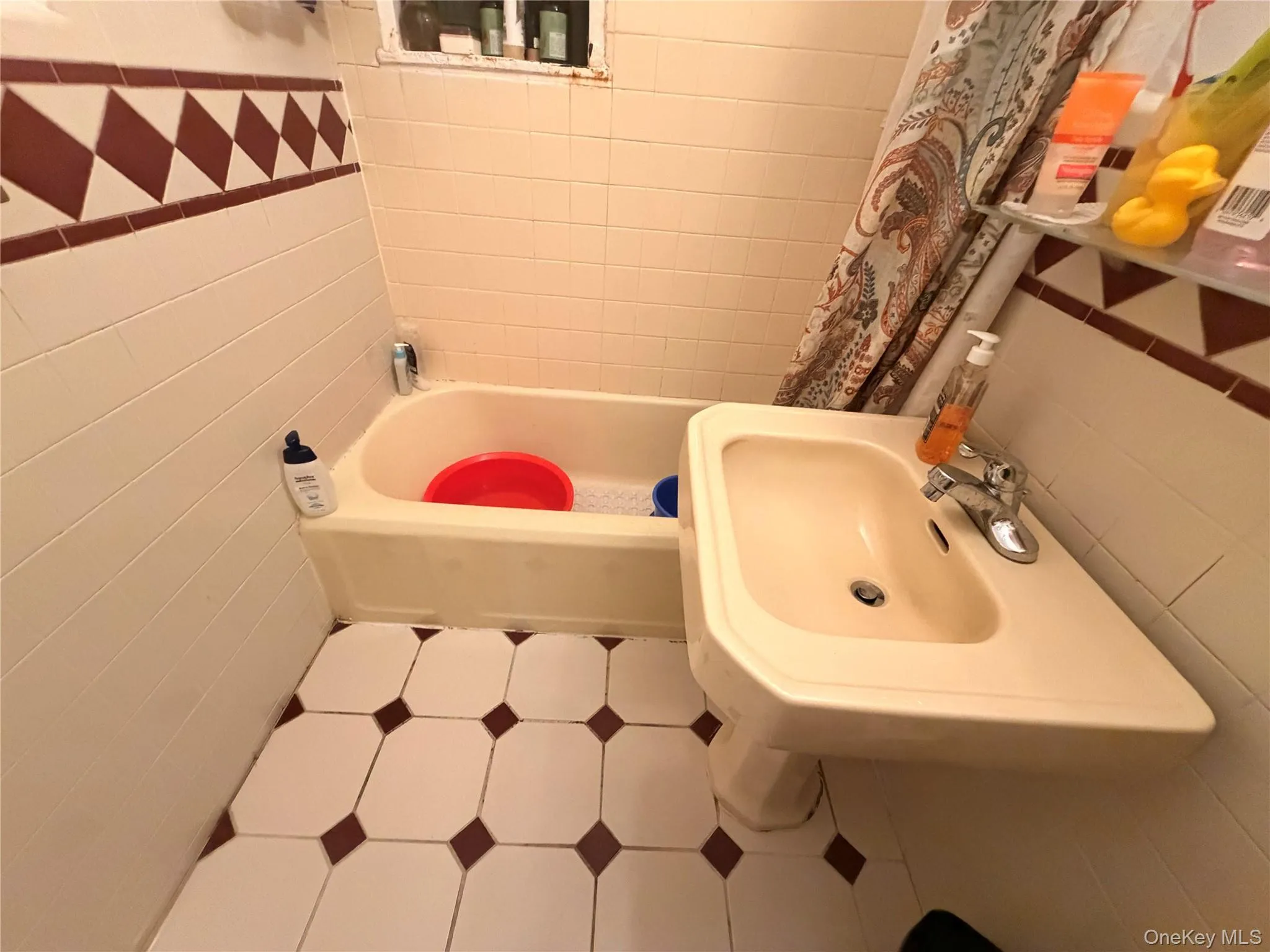 9 Metropolitan Oval, New York, NY, 1 Bedroom Bedrooms, 4 Rooms Rooms,1 BathroomBathrooms,Residential,For Rent,Metropolitan,0,1004816 9 Metropolitan Oval, New York, NY, 1 Bedroom Bedrooms, 4 Rooms Rooms,1 BathroomBathrooms,Residential,For Rent,Metropolitan,0,1004816