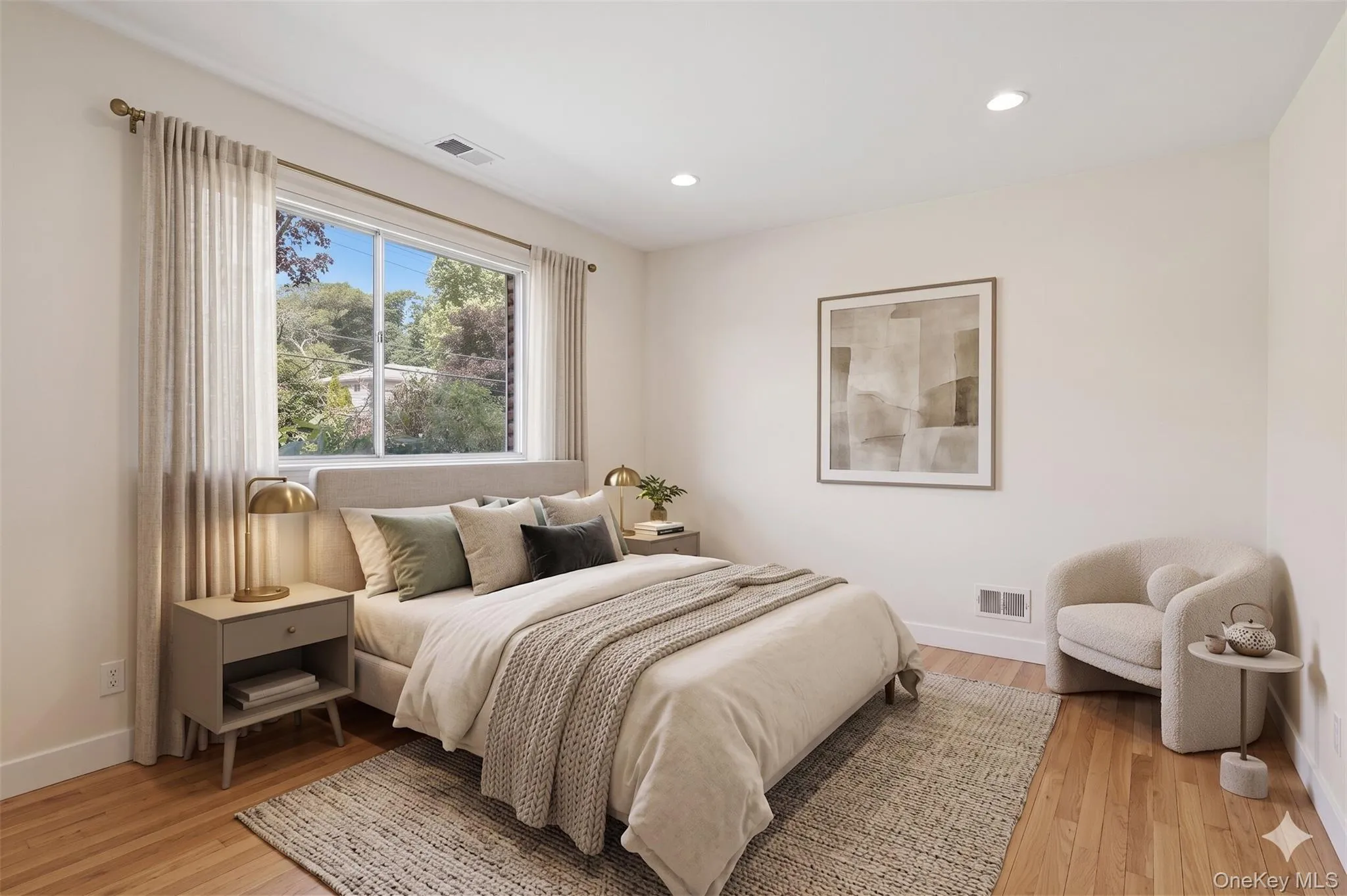 **VIRTUALLY STAGED/UPDATED TO SHOW POTENTIAL** **VIRTUALLY STAGED/UPDATED TO SHOW POTENTIAL**