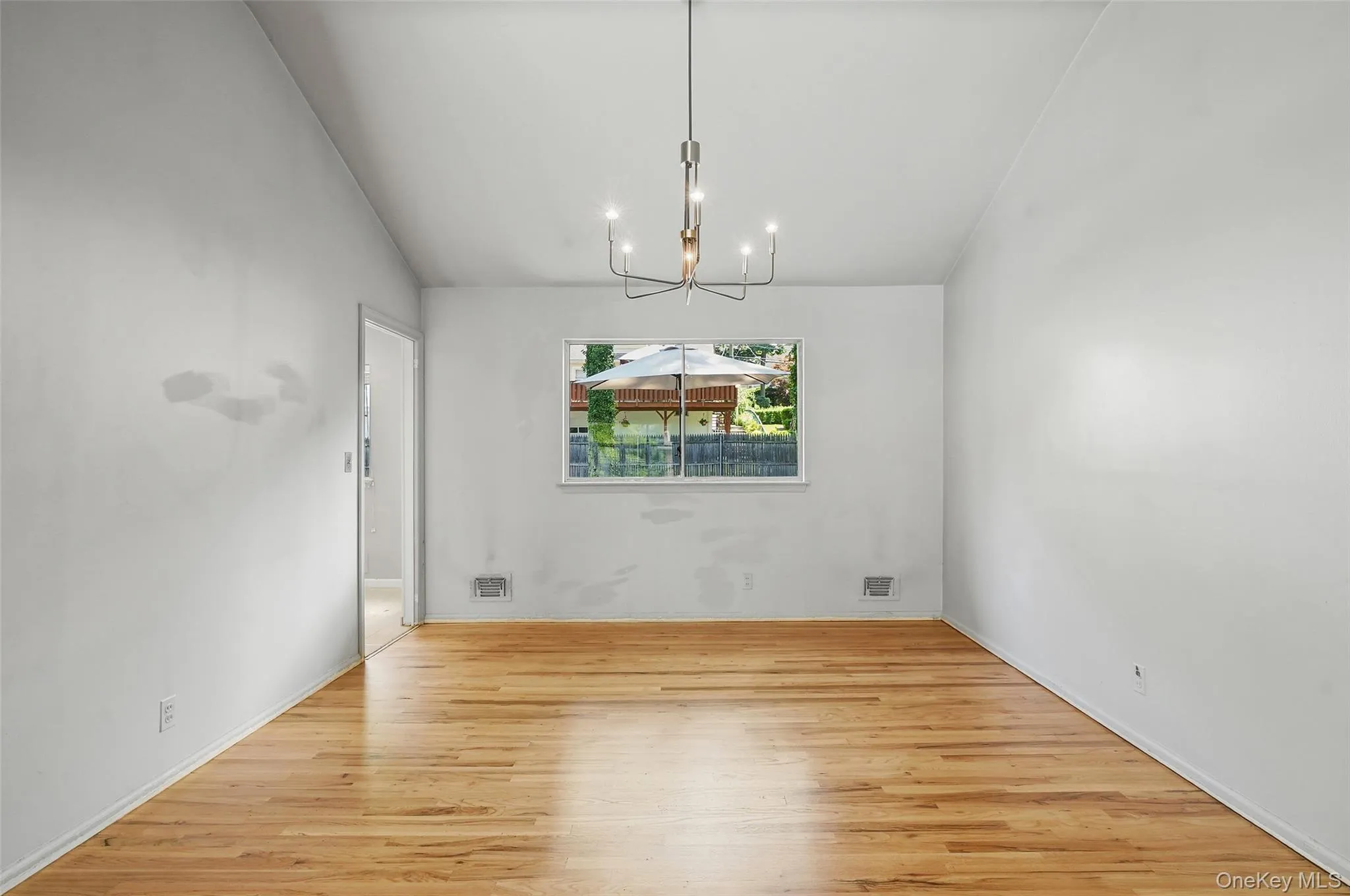 41 Shepherds Drive, New Rochelle, NY, 4 Bedrooms Bedrooms, 7 Rooms Rooms,2 BathroomsBathrooms,Residential,For Rent,Shepherds,0,1004818 41 Shepherds Drive, New Rochelle, NY, 4 Bedrooms Bedrooms, 7 Rooms Rooms,2 BathroomsBathrooms,Residential,For Rent,Shepherds,0,1004818