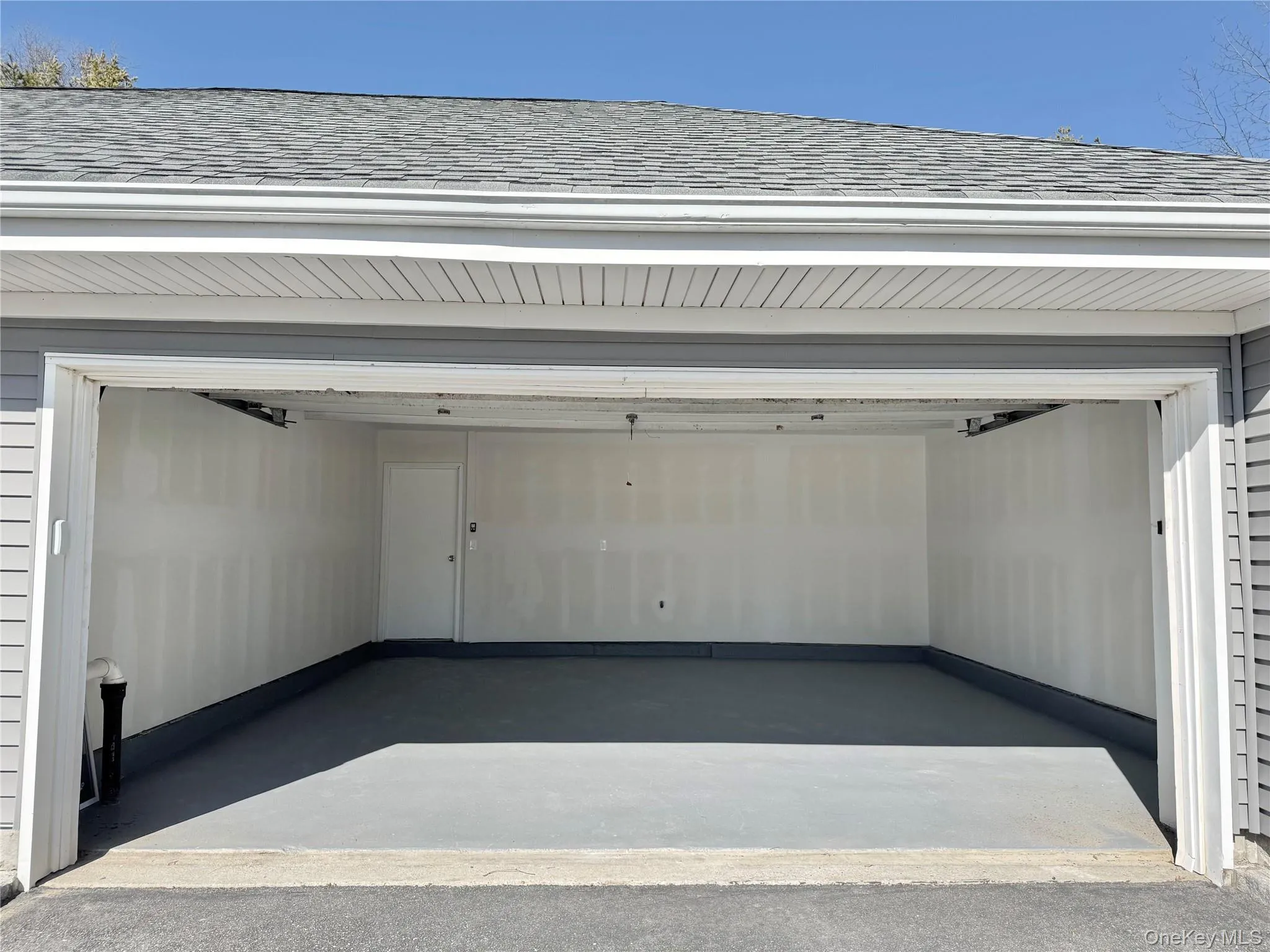 188 River Drive, Brookhaven, NY, 2 Bedrooms Bedrooms, 6 Rooms Rooms,2 BathroomsBathrooms,Residential,For Rent,River,0,1004820 188 River Drive, Brookhaven, NY, 2 Bedrooms Bedrooms, 6 Rooms Rooms,2 BathroomsBathrooms,Residential,For Rent,River,0,1004820