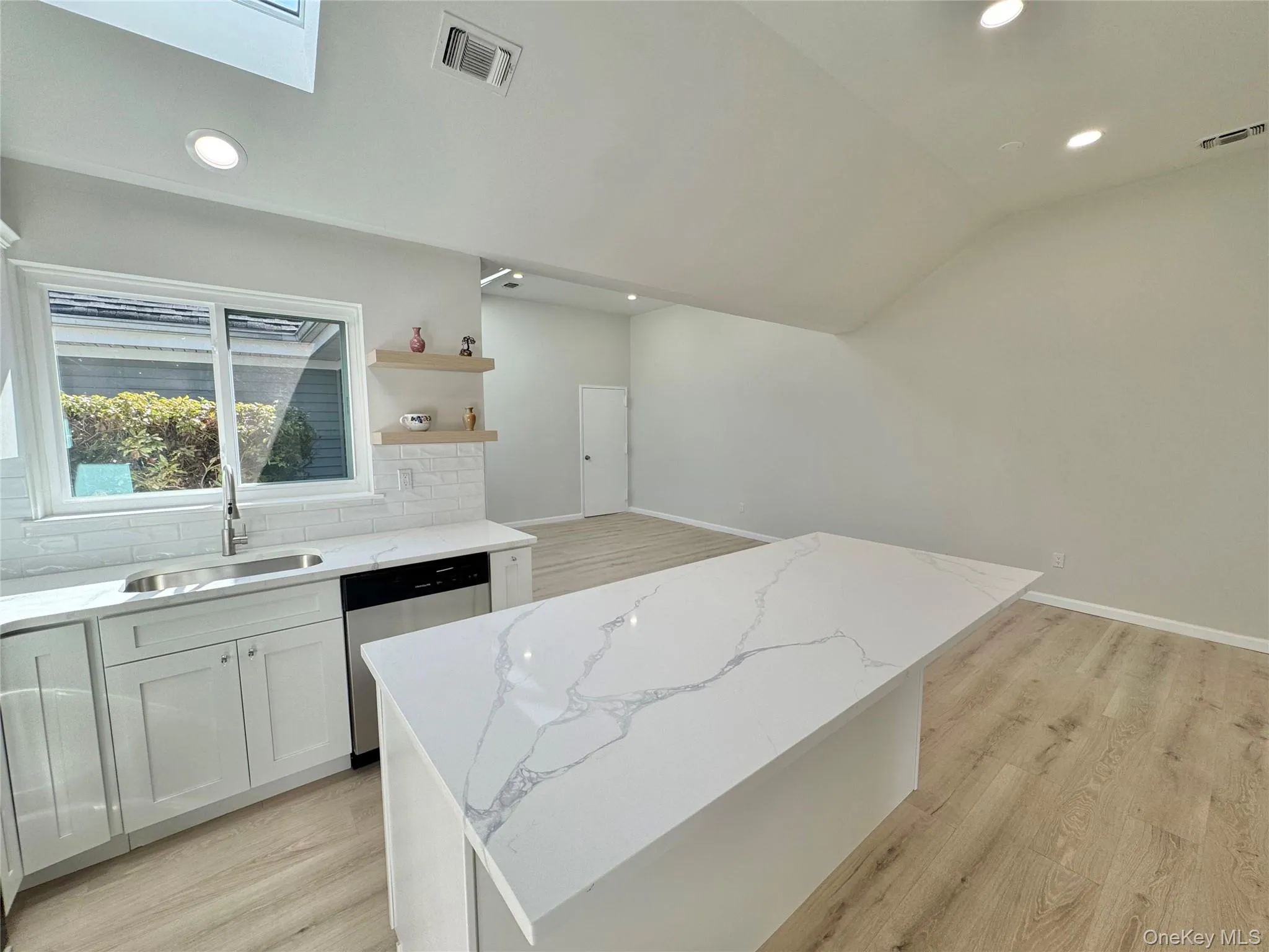188 River Drive, Brookhaven, NY, 2 Bedrooms Bedrooms, 6 Rooms Rooms,2 BathroomsBathrooms,Residential,For Rent,River,0,1004820 188 River Drive, Brookhaven, NY, 2 Bedrooms Bedrooms, 6 Rooms Rooms,2 BathroomsBathrooms,Residential,For Rent,River,0,1004820