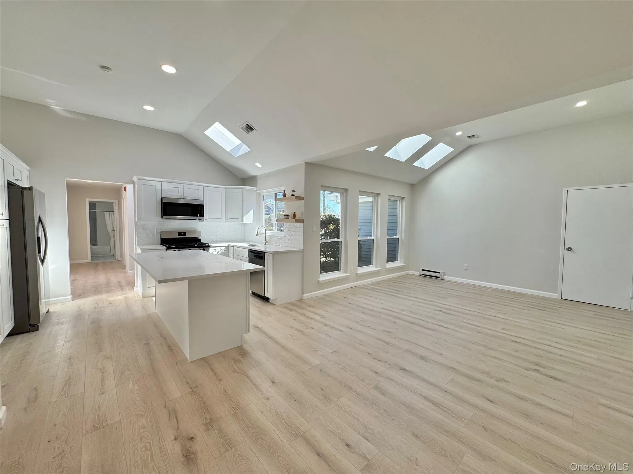 188 River Drive, Brookhaven, NY, 2 Bedrooms Bedrooms, 6 Rooms Rooms,2 BathroomsBathrooms,Residential,For Rent,River,0,1004820 188 River Drive, Brookhaven, NY, 2 Bedrooms Bedrooms, 6 Rooms Rooms,2 BathroomsBathrooms,Residential,For Rent,River,0,1004820