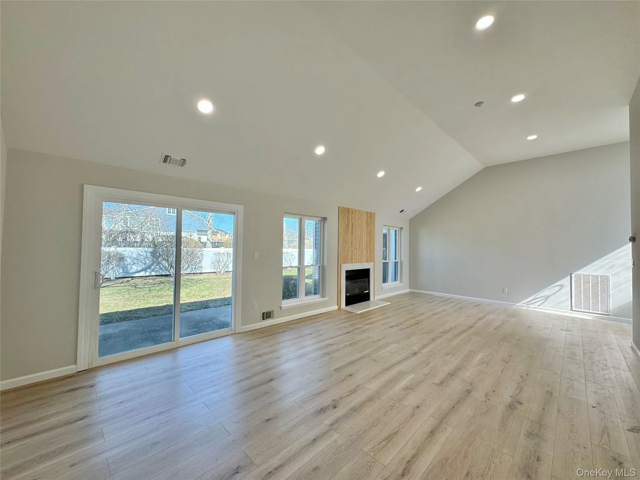 188 River Drive, Brookhaven, NY, 2 Bedrooms Bedrooms, 6 Rooms Rooms,2 BathroomsBathrooms,Residential,For Rent,River,0,1004820 188 River Drive, Brookhaven, NY, 2 Bedrooms Bedrooms, 6 Rooms Rooms,2 BathroomsBathrooms,Residential,For Rent,River,0,1004820