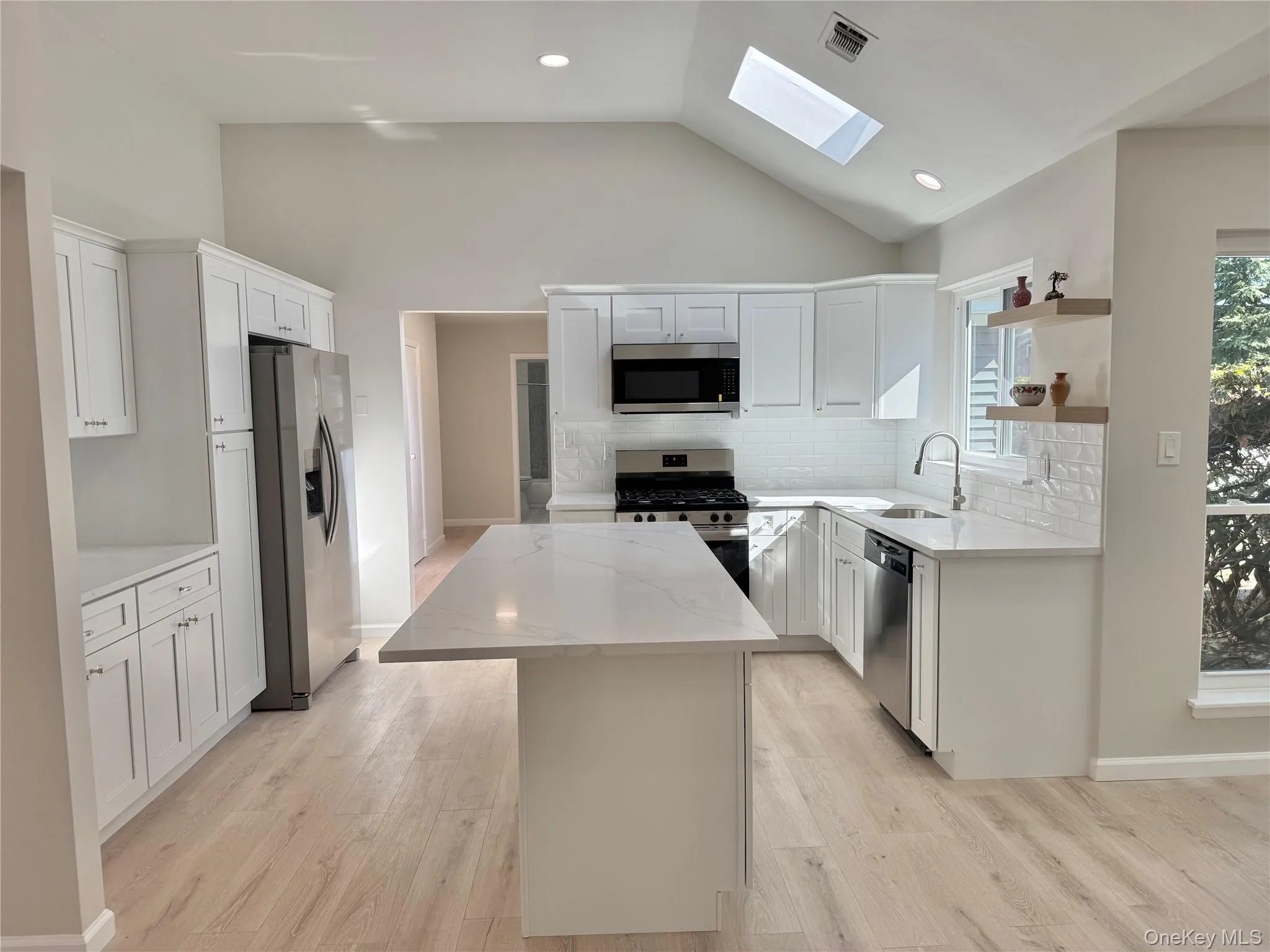 188 River Drive, Brookhaven, NY, 2 Bedrooms Bedrooms, 6 Rooms Rooms,2 BathroomsBathrooms,Residential,For Rent,River,0,1004820 188 River Drive, Brookhaven, NY, 2 Bedrooms Bedrooms, 6 Rooms Rooms,2 BathroomsBathrooms,Residential,For Rent,River,0,1004820