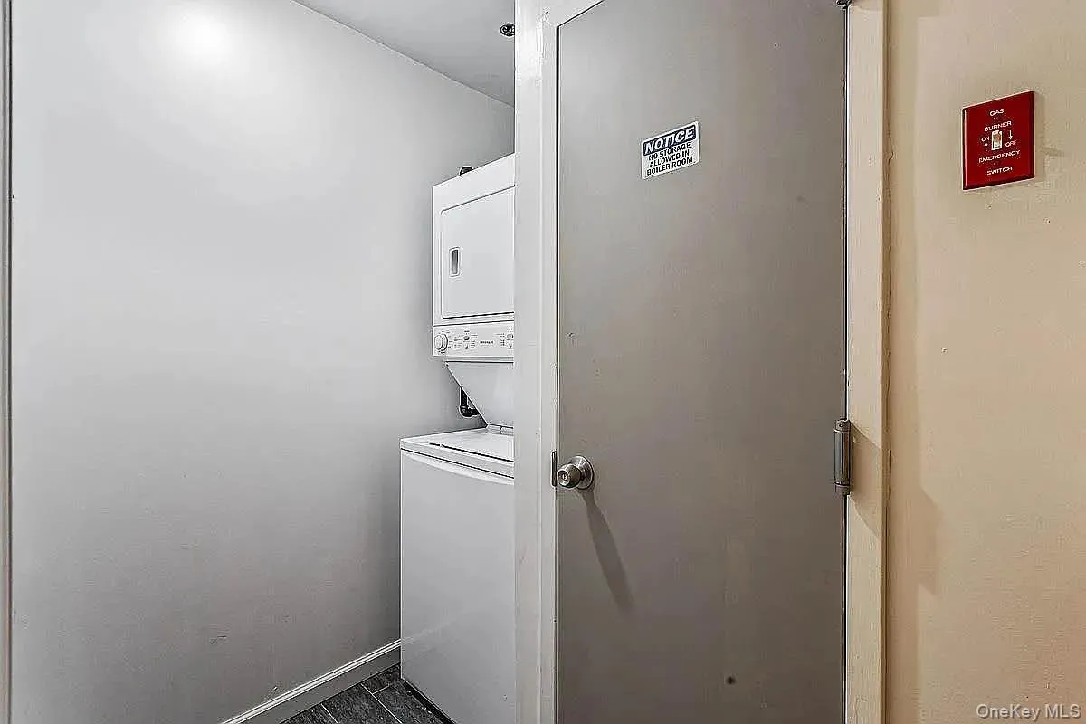 10015 34th Avenue, New York, NY, 1 Bedroom Bedrooms, 4 Rooms Rooms,1 BathroomBathrooms,Residential Lease,For Rent,34th,0,1004835 10015 34th Avenue, New York, NY, 1 Bedroom Bedrooms, 4 Rooms Rooms,1 BathroomBathrooms,Residential Lease,For Rent,34th,0,1004835