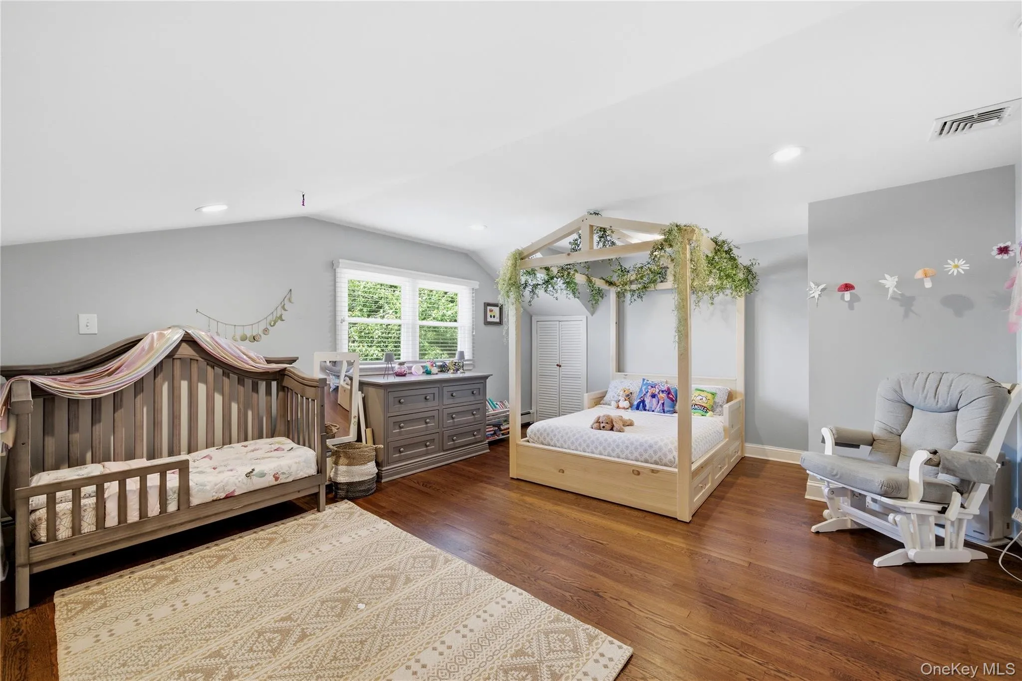 87 Laurel Drive, Oyster Bay, NY, 5 Bedrooms Bedrooms, 9 Rooms Rooms,3 BathroomsBathrooms,Residential,For Rent,Laurel,0,1004842 87 Laurel Drive, Oyster Bay, NY, 5 Bedrooms Bedrooms, 9 Rooms Rooms,3 BathroomsBathrooms,Residential,For Rent,Laurel,0,1004842