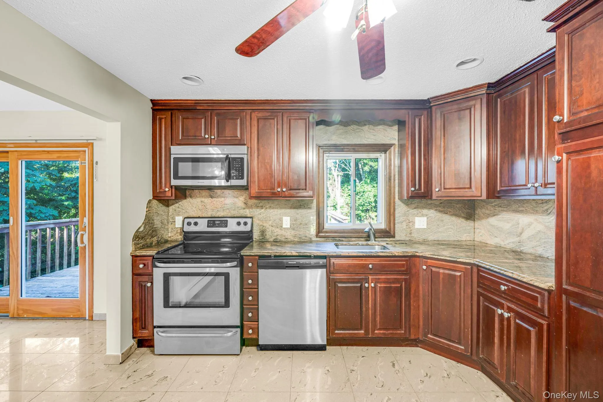 28 Strafford Street, Brookhaven, NY, 5 Bedrooms Bedrooms, 10 Rooms Rooms,3 BathroomsBathrooms,Residential,For Rent,Strafford,0,1004847 28 Strafford Street, Brookhaven, NY, 5 Bedrooms Bedrooms, 10 Rooms Rooms,3 BathroomsBathrooms,Residential,For Rent,Strafford,0,1004847