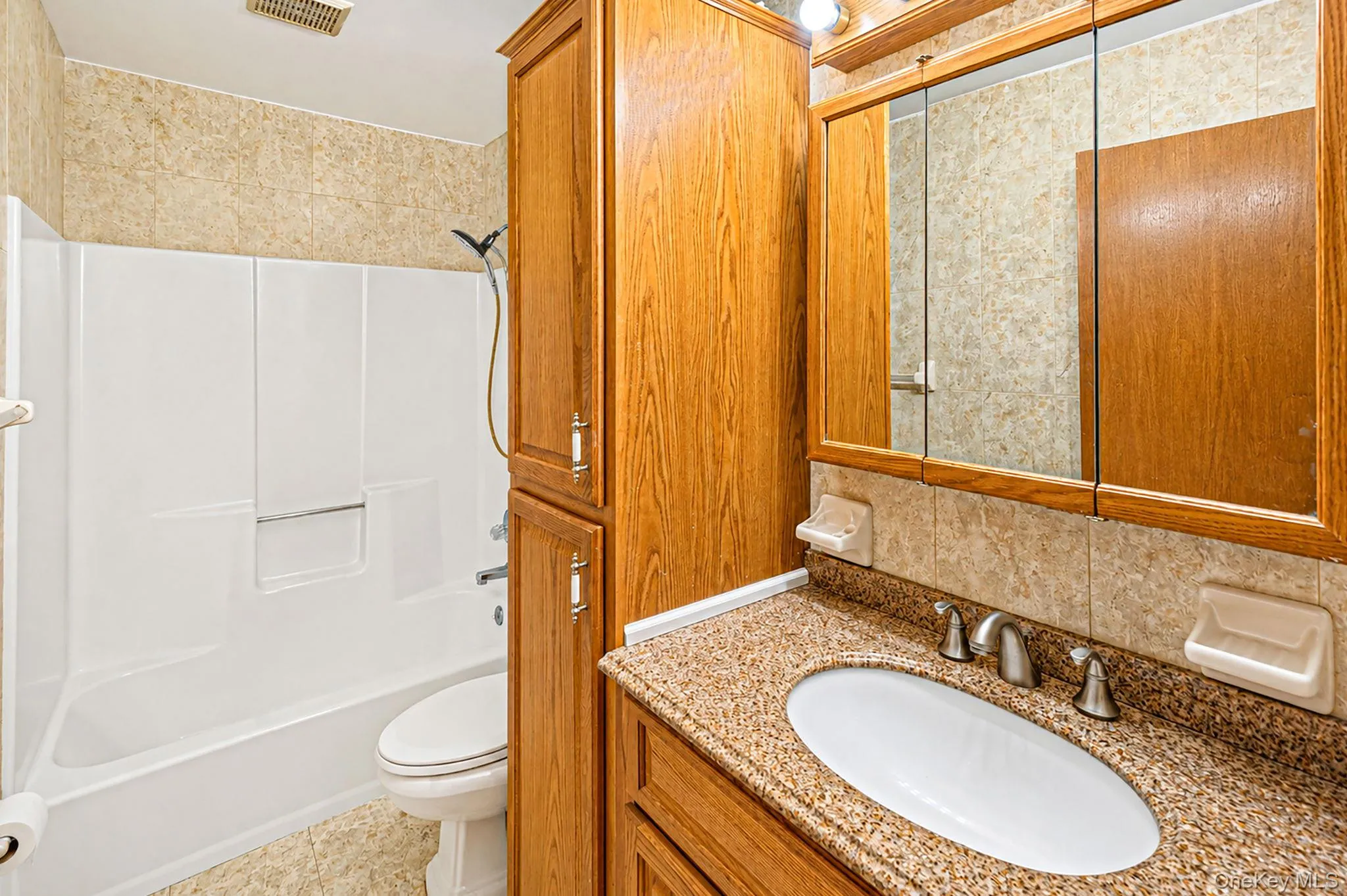 28 Strafford Street, Brookhaven, NY, 5 Bedrooms Bedrooms, 10 Rooms Rooms,3 BathroomsBathrooms,Residential,For Rent,Strafford,0,1004847 28 Strafford Street, Brookhaven, NY, 5 Bedrooms Bedrooms, 10 Rooms Rooms,3 BathroomsBathrooms,Residential,For Rent,Strafford,0,1004847