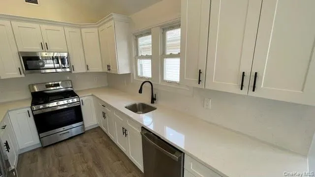77 Connecticut Avenue, Long Beach, NY, 3 Bedrooms Bedrooms, 5 Rooms Rooms,1 BathroomBathrooms,Residential,For Rent,Connecticut,0,1004850 77 Connecticut Avenue, Long Beach, NY, 3 Bedrooms Bedrooms, 5 Rooms Rooms,1 BathroomBathrooms,Residential,For Rent,Connecticut,0,1004850
