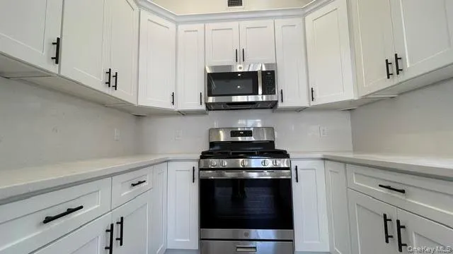 77 Connecticut Avenue, Long Beach, NY, 3 Bedrooms Bedrooms, 5 Rooms Rooms,1 BathroomBathrooms,Residential,For Rent,Connecticut,0,1004850 77 Connecticut Avenue, Long Beach, NY, 3 Bedrooms Bedrooms, 5 Rooms Rooms,1 BathroomBathrooms,Residential,For Rent,Connecticut,0,1004850