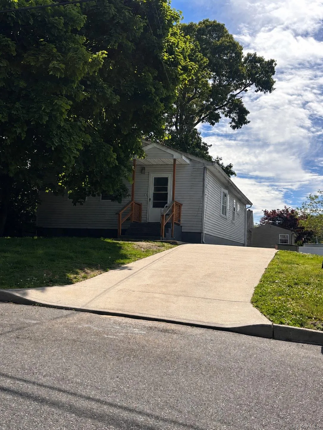 154 26th Street, Babylon, NY, 5 Bedrooms Bedrooms, 9 Rooms Rooms,2 BathroomsBathrooms,Residential,For Rent,26th,0,1004854 154 26th Street, Babylon, NY, 5 Bedrooms Bedrooms, 9 Rooms Rooms,2 BathroomsBathrooms,Residential,For Rent,26th,0,1004854