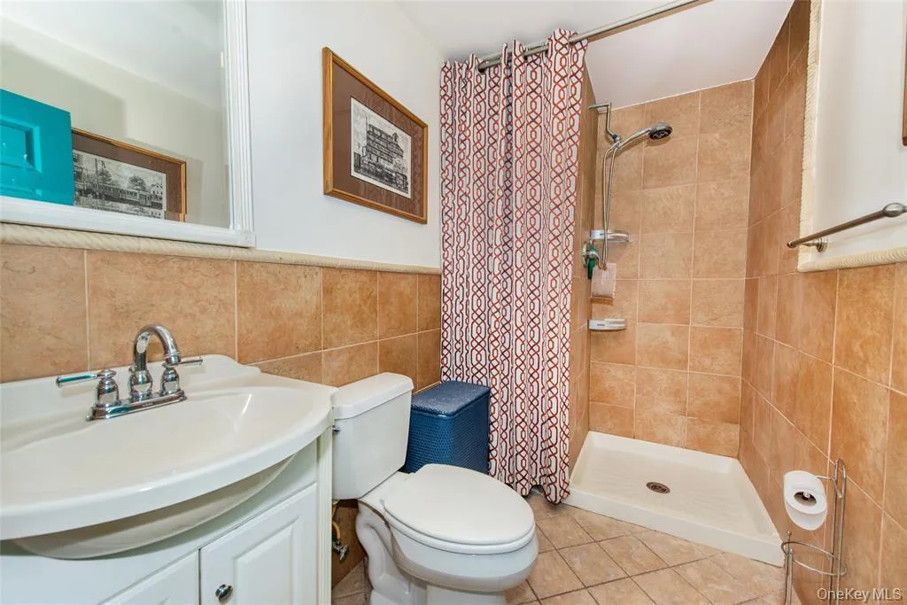 1321 Bristow Street, New York, NY, 3 Bedrooms Bedrooms, 5 Rooms Rooms,2 BathroomsBathrooms,Residential,For Rent,Bristow,0,1004861 1321 Bristow Street, New York, NY, 3 Bedrooms Bedrooms, 5 Rooms Rooms,2 BathroomsBathrooms,Residential,For Rent,Bristow,0,1004861