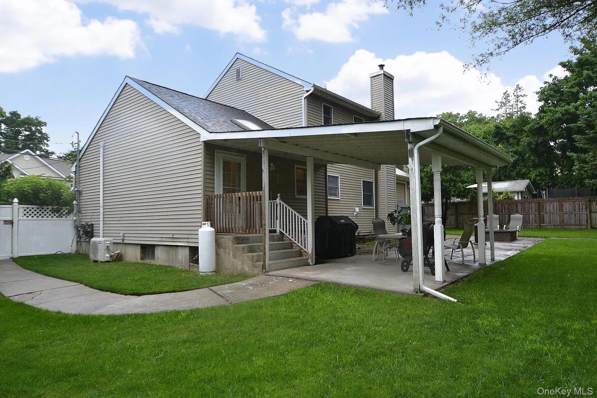 19 Fountain Road, Brookhaven, NY, 3 Bedrooms Bedrooms, 7 Rooms Rooms,2 BathroomsBathrooms,Residential,For Rent,Fountain,0,KEY1004864 19 Fountain Road, Brookhaven, NY, 3 Bedrooms Bedrooms, 7 Rooms Rooms,2 BathroomsBathrooms,Residential,For Rent,Fountain,0,KEY1004864