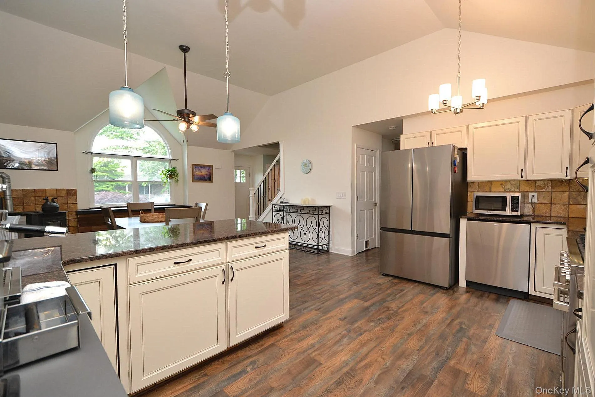 19 Fountain Road, Brookhaven, NY, 3 Bedrooms Bedrooms, 7 Rooms Rooms,2 BathroomsBathrooms,Residential,For Rent,Fountain,0,KEY1004864 19 Fountain Road, Brookhaven, NY, 3 Bedrooms Bedrooms, 7 Rooms Rooms,2 BathroomsBathrooms,Residential,For Rent,Fountain,0,KEY1004864