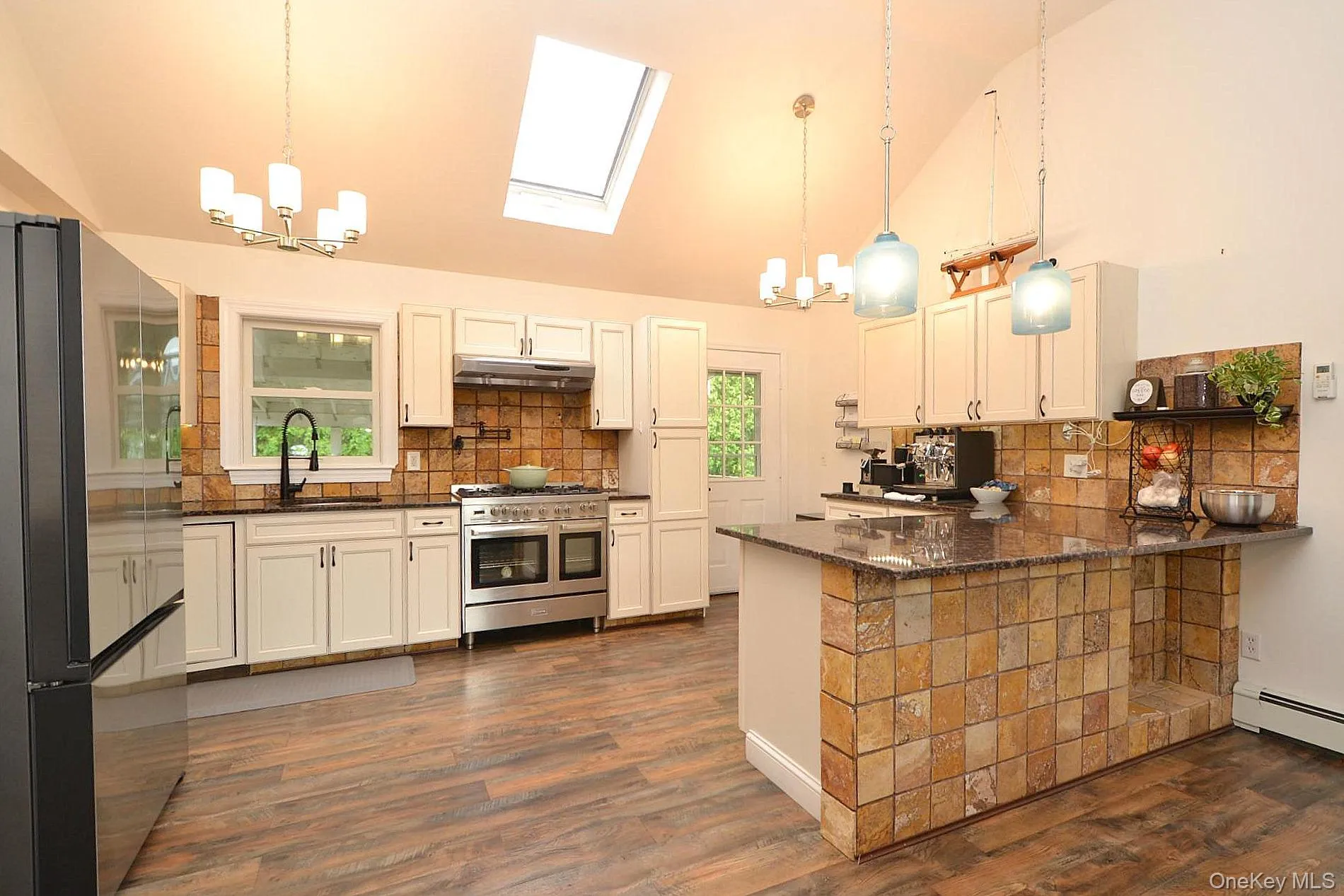 19 Fountain Road, Brookhaven, NY, 3 Bedrooms Bedrooms, 7 Rooms Rooms,2 BathroomsBathrooms,Residential,For Rent,Fountain,0,KEY1004864 19 Fountain Road, Brookhaven, NY, 3 Bedrooms Bedrooms, 7 Rooms Rooms,2 BathroomsBathrooms,Residential,For Rent,Fountain,0,KEY1004864