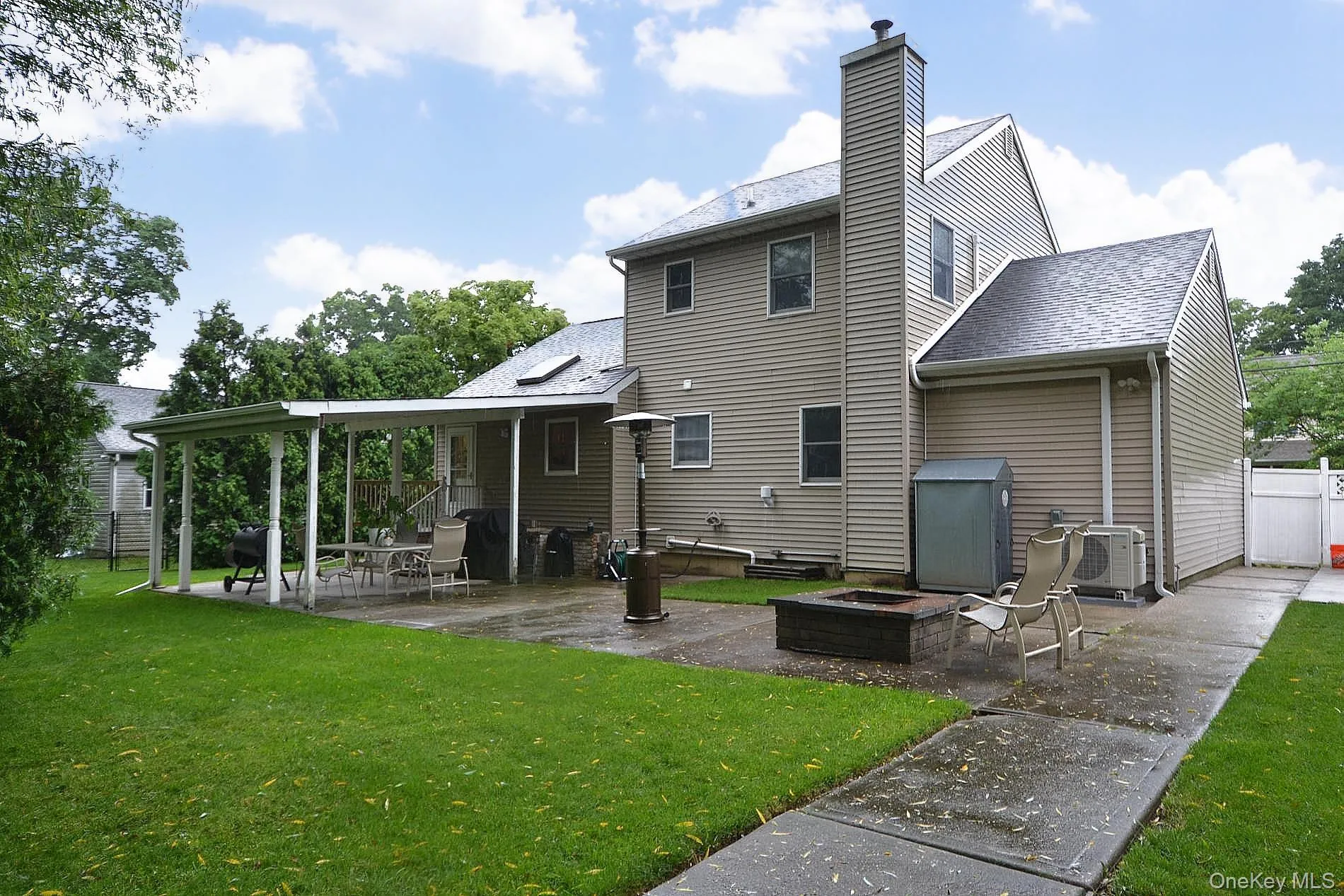 19 Fountain Road, Brookhaven, NY, 3 Bedrooms Bedrooms, 7 Rooms Rooms,2 BathroomsBathrooms,Residential,For Rent,Fountain,0,KEY1004864 19 Fountain Road, Brookhaven, NY, 3 Bedrooms Bedrooms, 7 Rooms Rooms,2 BathroomsBathrooms,Residential,For Rent,Fountain,0,KEY1004864