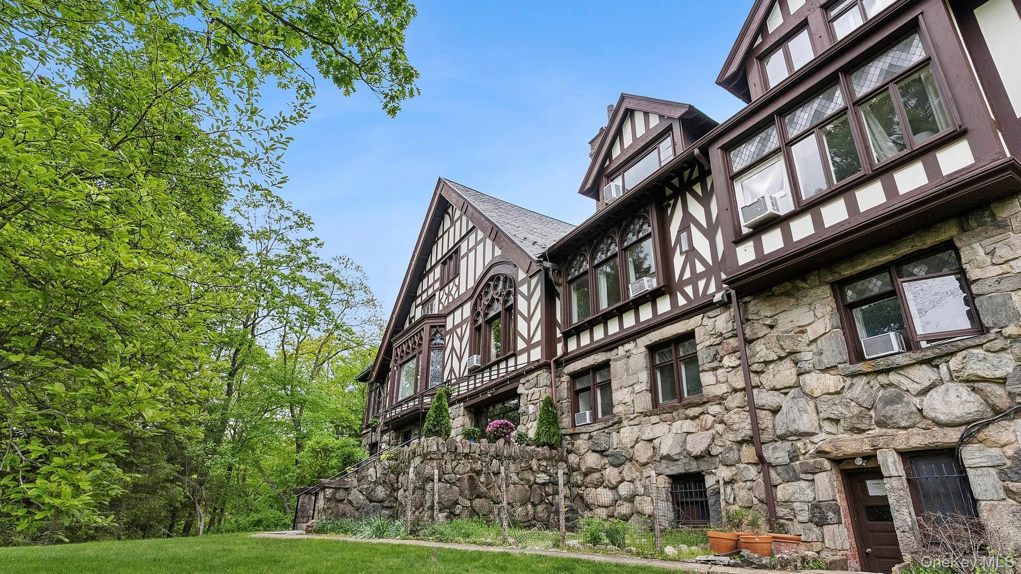 61 Crows Nest Road, Tuxedo, NY, 3 Bedrooms Bedrooms, 6 Rooms Rooms,2 BathroomsBathrooms,Residential Lease,For Rent,Crows Nest,0,1004872 61 Crows Nest Road, Tuxedo, NY, 3 Bedrooms Bedrooms, 6 Rooms Rooms,2 BathroomsBathrooms,Residential Lease,For Rent,Crows Nest,0,1004872