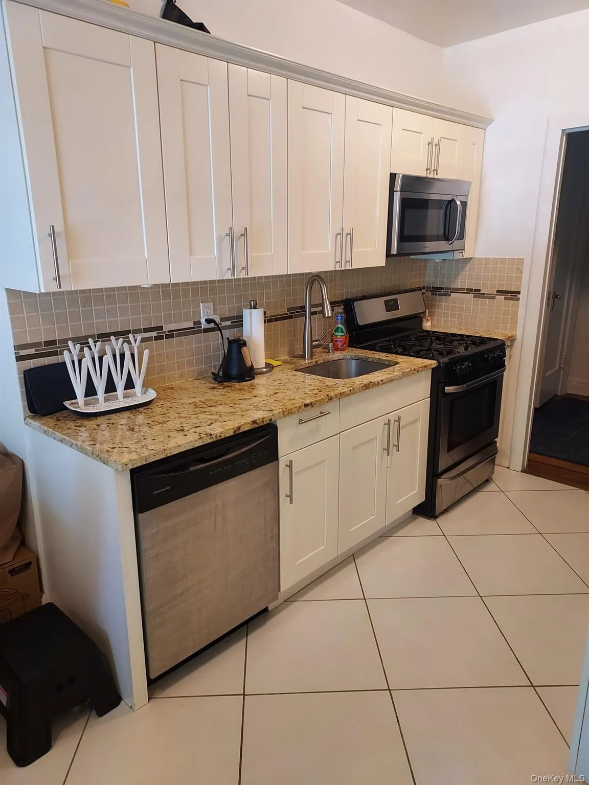 12 Hamilton Place, Hempstead, NY, 1 Bedroom Bedrooms, 3 Rooms Rooms,1 BathroomBathrooms,Residential Lease,For Rent,Hamilton,0,1004878 12 Hamilton Place, Hempstead, NY, 1 Bedroom Bedrooms, 3 Rooms Rooms,1 BathroomBathrooms,Residential Lease,For Rent,Hamilton,0,1004878