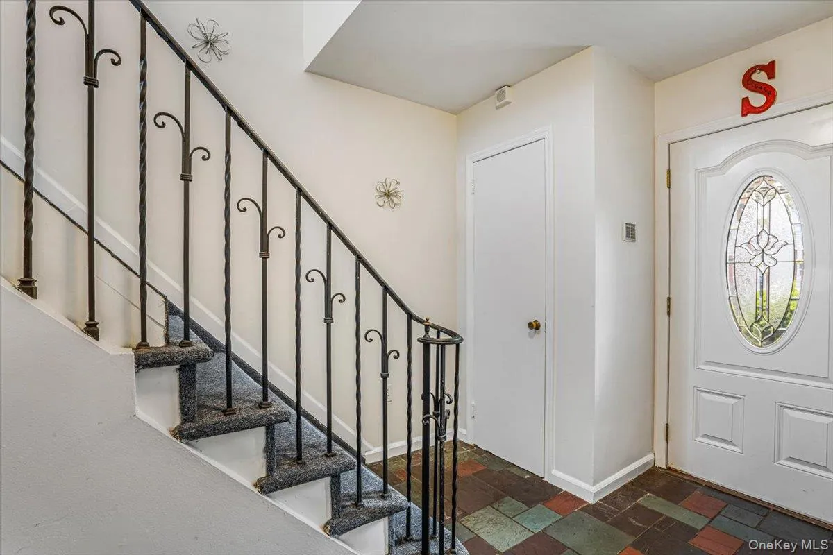 1060 Park Avenue, Huntington, NY, 3 Bedrooms Bedrooms, 8 Rooms Rooms,1 BathroomBathrooms,Residential,For Rent,Park,0,1004882 1060 Park Avenue, Huntington, NY, 3 Bedrooms Bedrooms, 8 Rooms Rooms,1 BathroomBathrooms,Residential,For Rent,Park,0,1004882