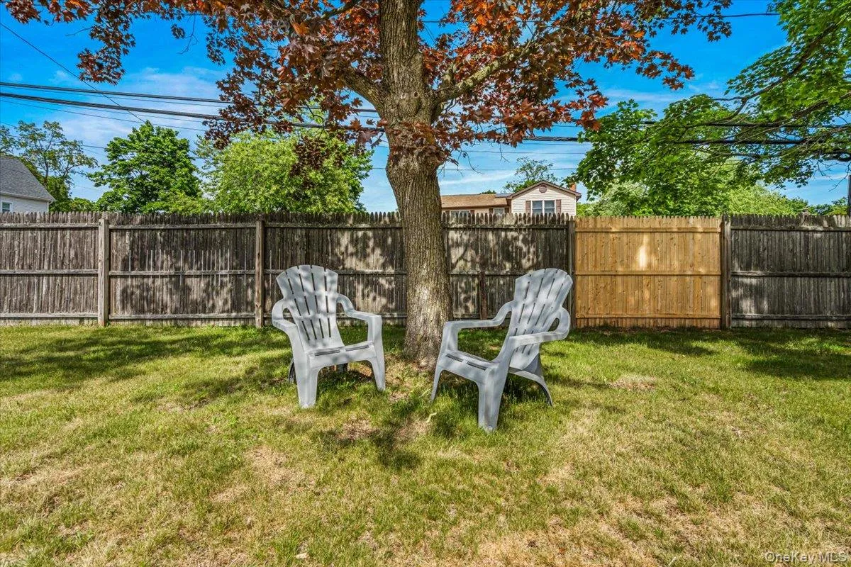 1060 Park Avenue, Huntington, NY, 3 Bedrooms Bedrooms, 8 Rooms Rooms,1 BathroomBathrooms,Residential,For Rent,Park,0,1004882 1060 Park Avenue, Huntington, NY, 3 Bedrooms Bedrooms, 8 Rooms Rooms,1 BathroomBathrooms,Residential,For Rent,Park,0,1004882