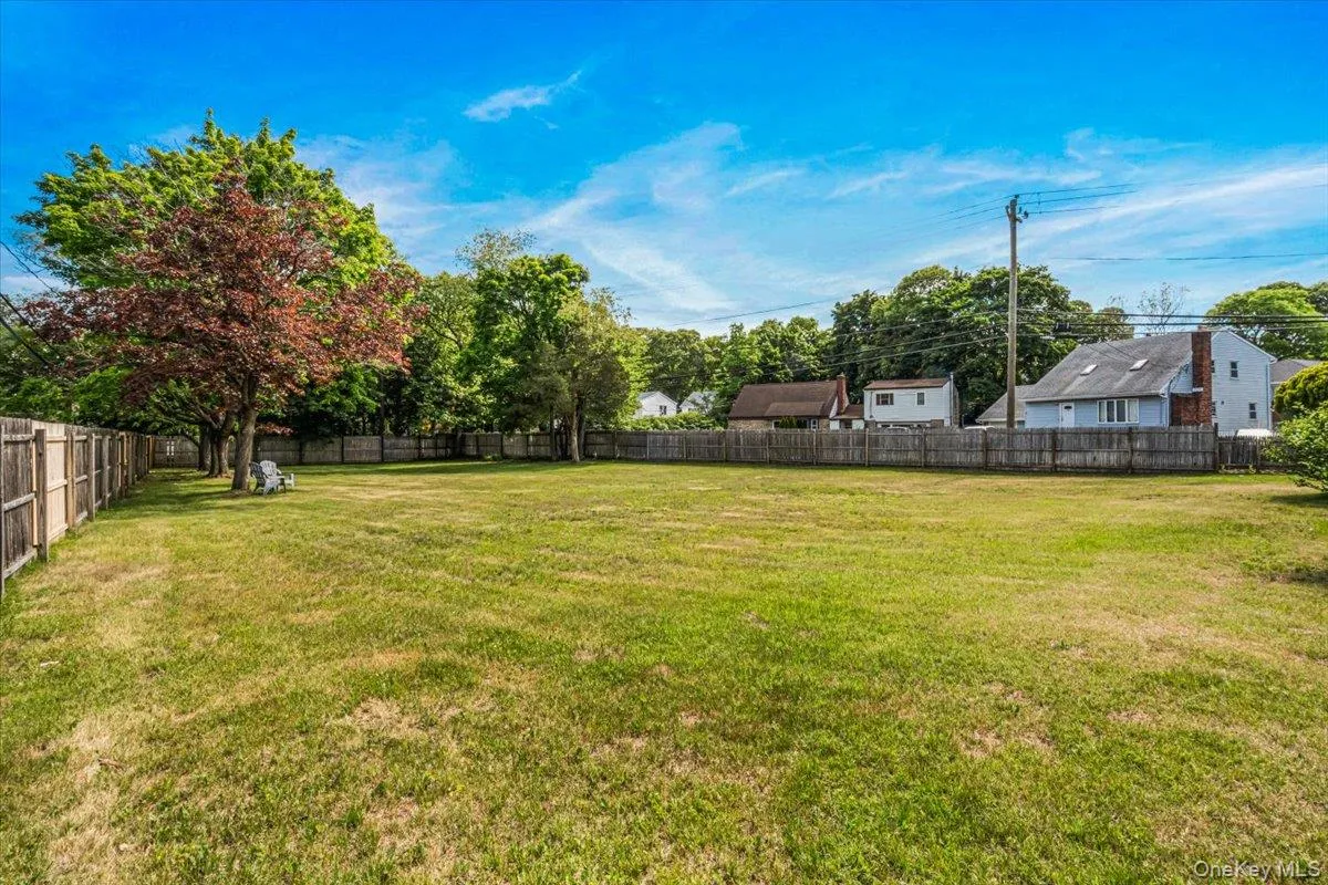 1060 Park Avenue, Huntington, NY, 3 Bedrooms Bedrooms, 8 Rooms Rooms,1 BathroomBathrooms,Residential,For Rent,Park,0,1004882 1060 Park Avenue, Huntington, NY, 3 Bedrooms Bedrooms, 8 Rooms Rooms,1 BathroomBathrooms,Residential,For Rent,Park,0,1004882