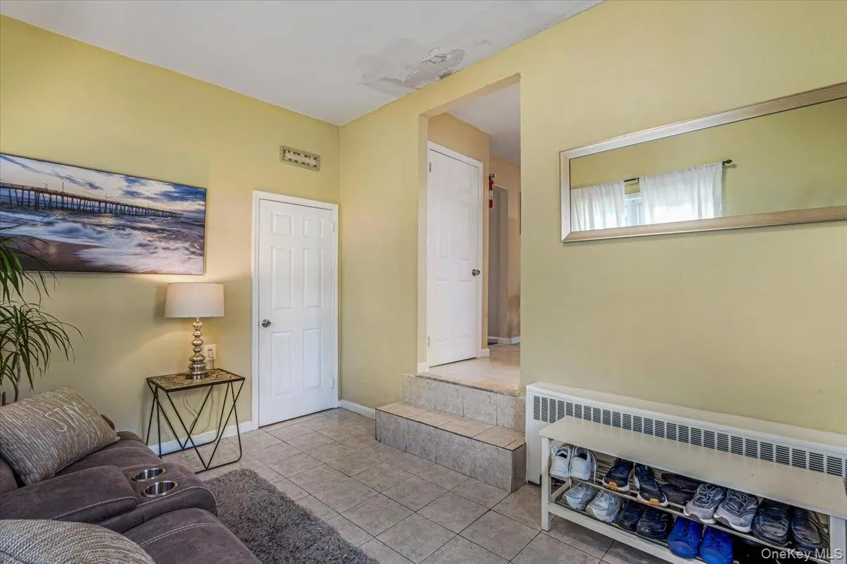 1060 Park Avenue, Huntington, NY, 3 Bedrooms Bedrooms, 8 Rooms Rooms,1 BathroomBathrooms,Residential,For Rent,Park,0,1004882 1060 Park Avenue, Huntington, NY, 3 Bedrooms Bedrooms, 8 Rooms Rooms,1 BathroomBathrooms,Residential,For Rent,Park,0,1004882