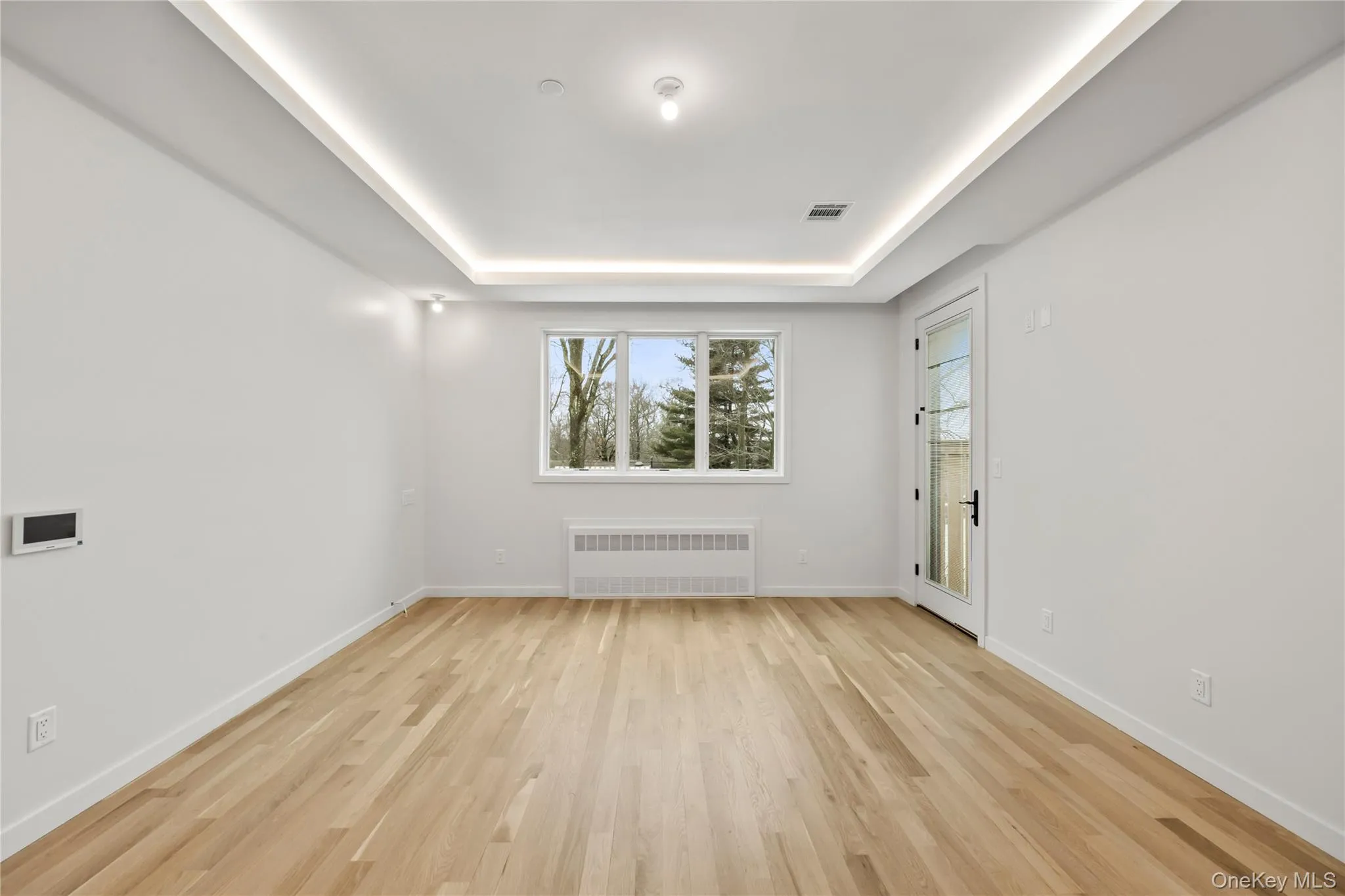 Primary bedroom with Cove lighting, separate private porch Primary bedroom with Cove lighting, separate private porch