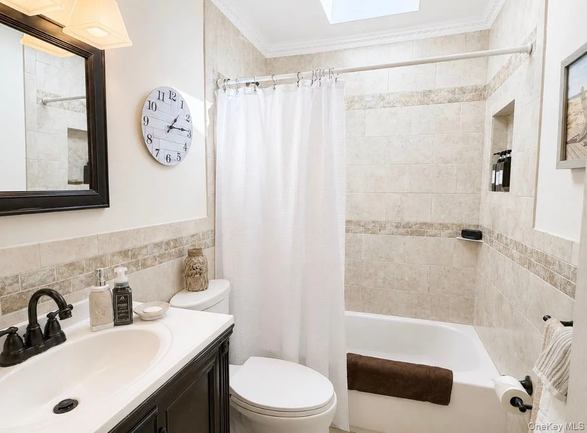 3 Commack Road, Brookhaven, NY, 3 Bedrooms Bedrooms, 6 Rooms Rooms,2 BathroomsBathrooms,Residential,For Rent,Commack,0,1004892 3 Commack Road, Brookhaven, NY, 3 Bedrooms Bedrooms, 6 Rooms Rooms,2 BathroomsBathrooms,Residential,For Rent,Commack,0,1004892