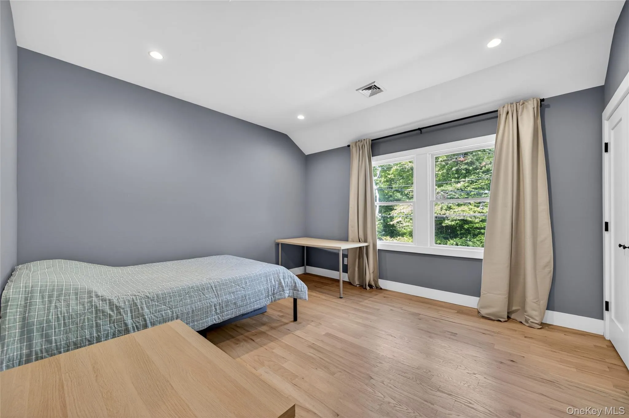 534 Riverside Avenue, Oyster Bay, NY, 5 Bedrooms Bedrooms, 8 Rooms Rooms,3 BathroomsBathrooms,Residential,For Rent,Riverside,0,1004893 534 Riverside Avenue, Oyster Bay, NY, 5 Bedrooms Bedrooms, 8 Rooms Rooms,3 BathroomsBathrooms,Residential,For Rent,Riverside,0,1004893