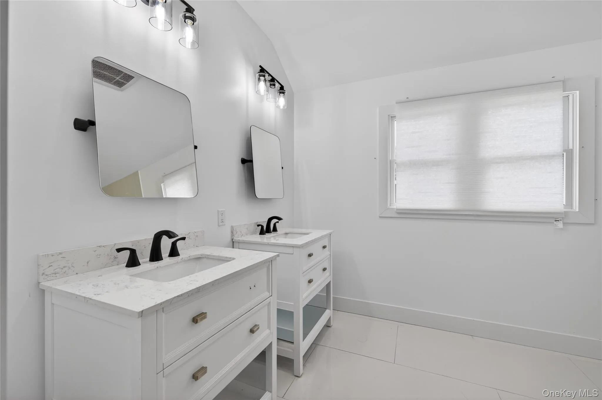 534 Riverside Avenue, Oyster Bay, NY, 5 Bedrooms Bedrooms, 8 Rooms Rooms,3 BathroomsBathrooms,Residential,For Rent,Riverside,0,1004893 534 Riverside Avenue, Oyster Bay, NY, 5 Bedrooms Bedrooms, 8 Rooms Rooms,3 BathroomsBathrooms,Residential,For Rent,Riverside,0,1004893