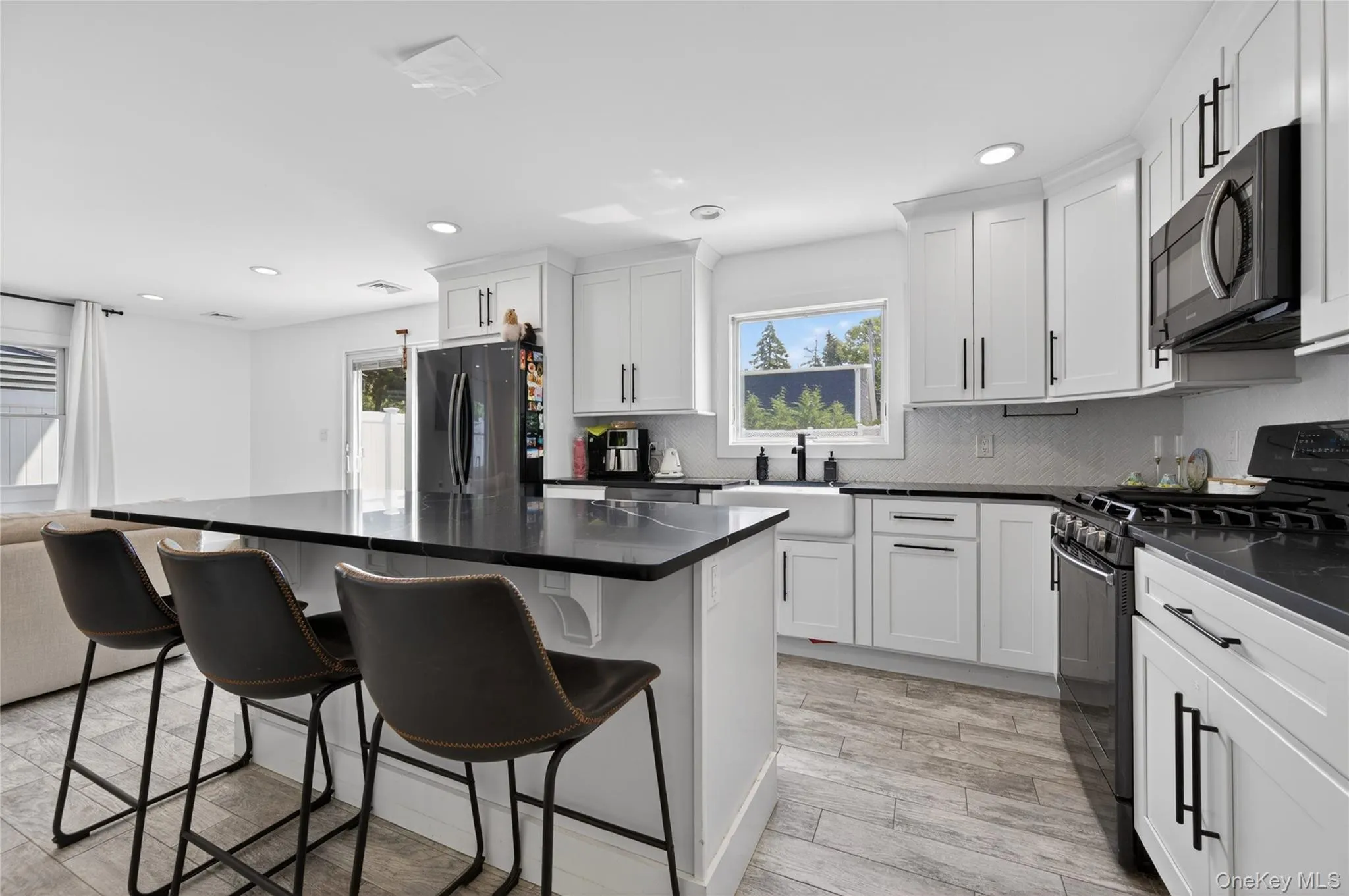 534 Riverside Avenue, Oyster Bay, NY, 5 Bedrooms Bedrooms, 8 Rooms Rooms,3 BathroomsBathrooms,Residential,For Rent,Riverside,0,1004893 534 Riverside Avenue, Oyster Bay, NY, 5 Bedrooms Bedrooms, 8 Rooms Rooms,3 BathroomsBathrooms,Residential,For Rent,Riverside,0,1004893