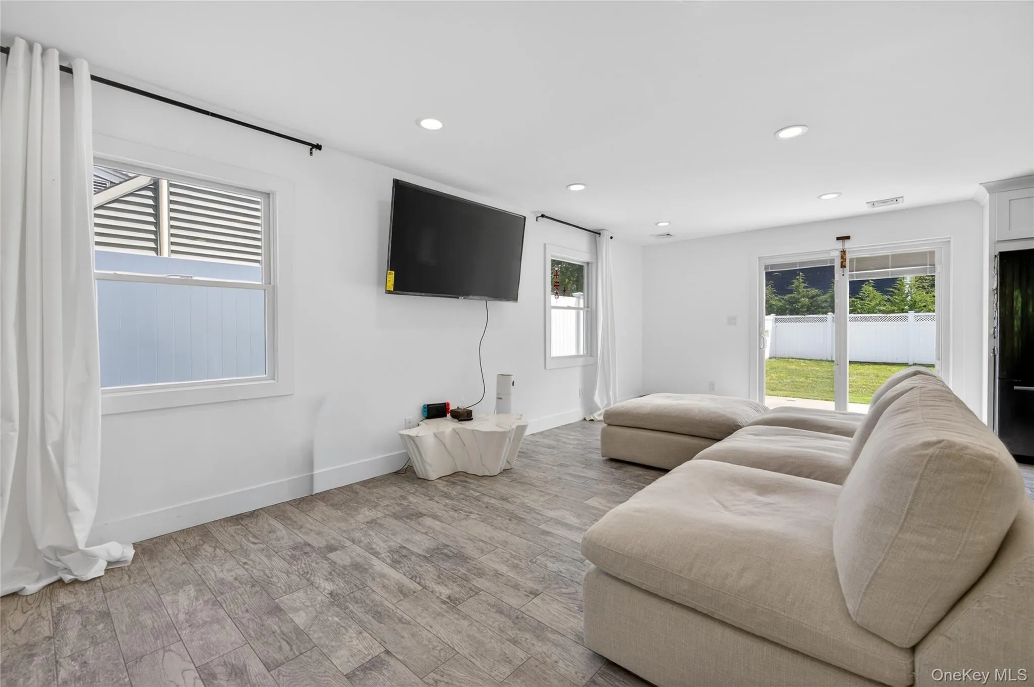 534 Riverside Avenue, Oyster Bay, NY, 5 Bedrooms Bedrooms, 8 Rooms Rooms,3 BathroomsBathrooms,Residential,For Rent,Riverside,0,1004893 534 Riverside Avenue, Oyster Bay, NY, 5 Bedrooms Bedrooms, 8 Rooms Rooms,3 BathroomsBathrooms,Residential,For Rent,Riverside,0,1004893