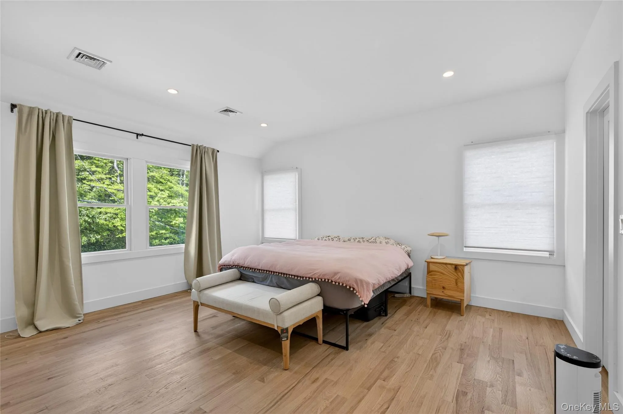 534 Riverside Avenue, Oyster Bay, NY, 5 Bedrooms Bedrooms, 8 Rooms Rooms,3 BathroomsBathrooms,Residential,For Rent,Riverside,0,1004893 534 Riverside Avenue, Oyster Bay, NY, 5 Bedrooms Bedrooms, 8 Rooms Rooms,3 BathroomsBathrooms,Residential,For Rent,Riverside,0,1004893