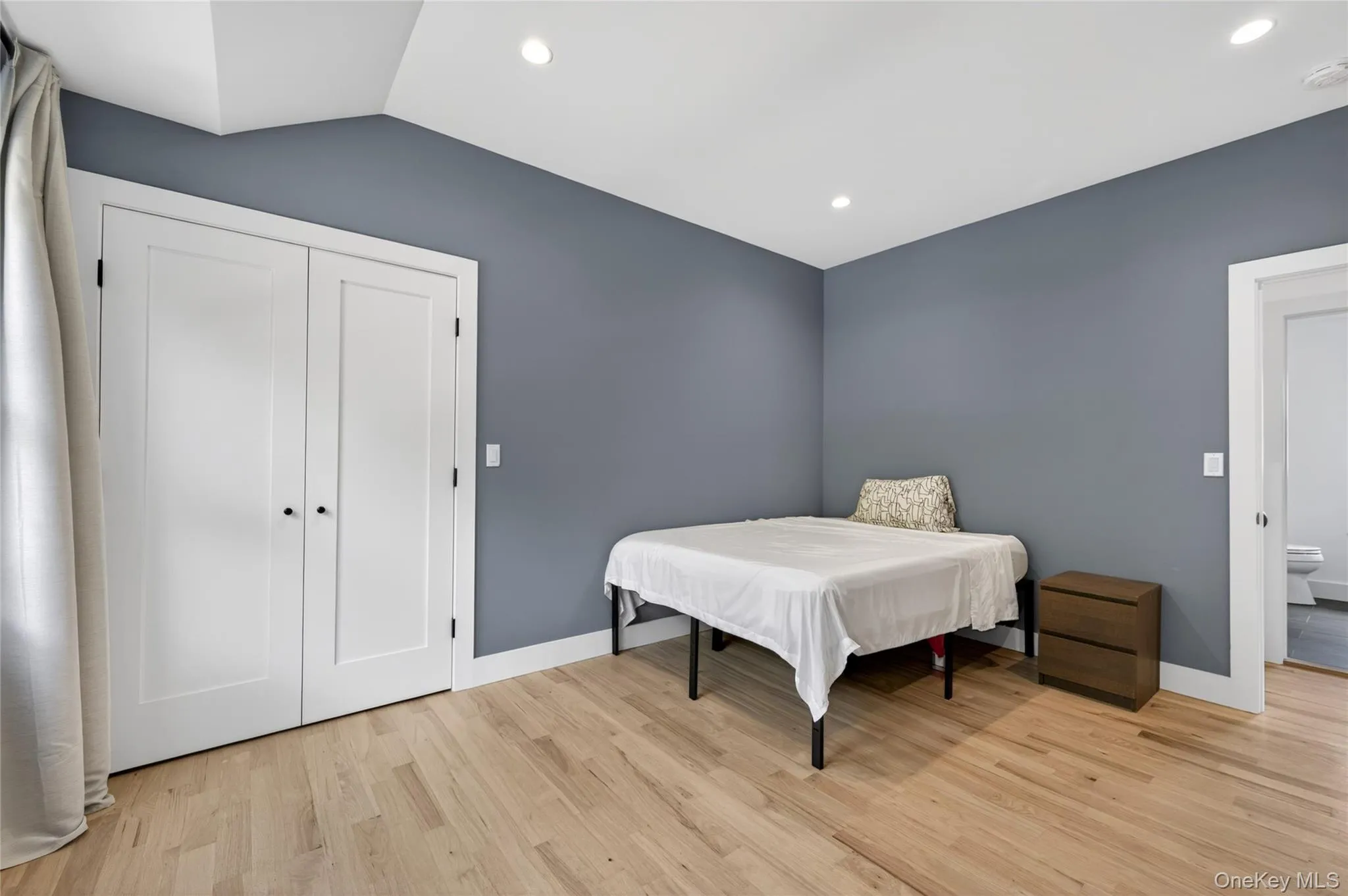 534 Riverside Avenue, Oyster Bay, NY, 5 Bedrooms Bedrooms, 8 Rooms Rooms,3 BathroomsBathrooms,Residential,For Rent,Riverside,0,1004893 534 Riverside Avenue, Oyster Bay, NY, 5 Bedrooms Bedrooms, 8 Rooms Rooms,3 BathroomsBathrooms,Residential,For Rent,Riverside,0,1004893