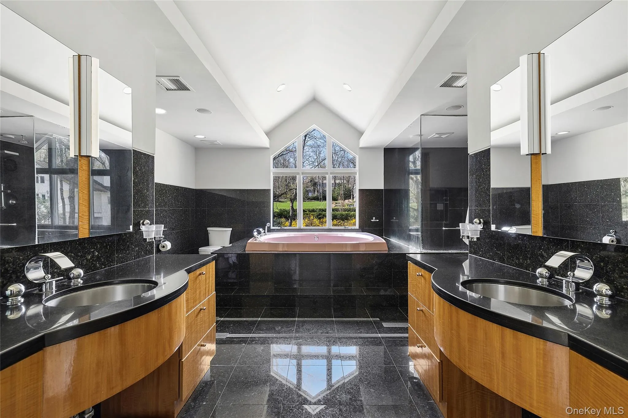 92 Old House Lane, North Hempstead, NY, 6 Bedrooms Bedrooms, 10 Rooms Rooms,4 BathroomsBathrooms,Residential Lease,For Rent,Old House,0,1004897 92 Old House Lane, North Hempstead, NY, 6 Bedrooms Bedrooms, 10 Rooms Rooms,4 BathroomsBathrooms,Residential Lease,For Rent,Old House,0,1004897