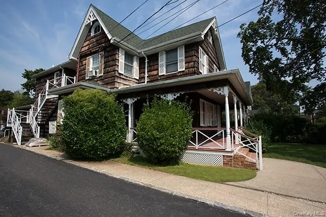 82 Park Avenue, Babylon, NY, 1 Bedroom Bedrooms, 4 Rooms Rooms,1 BathroomBathrooms,Residential Lease,For Rent,Park,0,1004900 82 Park Avenue, Babylon, NY, 1 Bedroom Bedrooms, 4 Rooms Rooms,1 BathroomBathrooms,Residential Lease,For Rent,Park,0,1004900