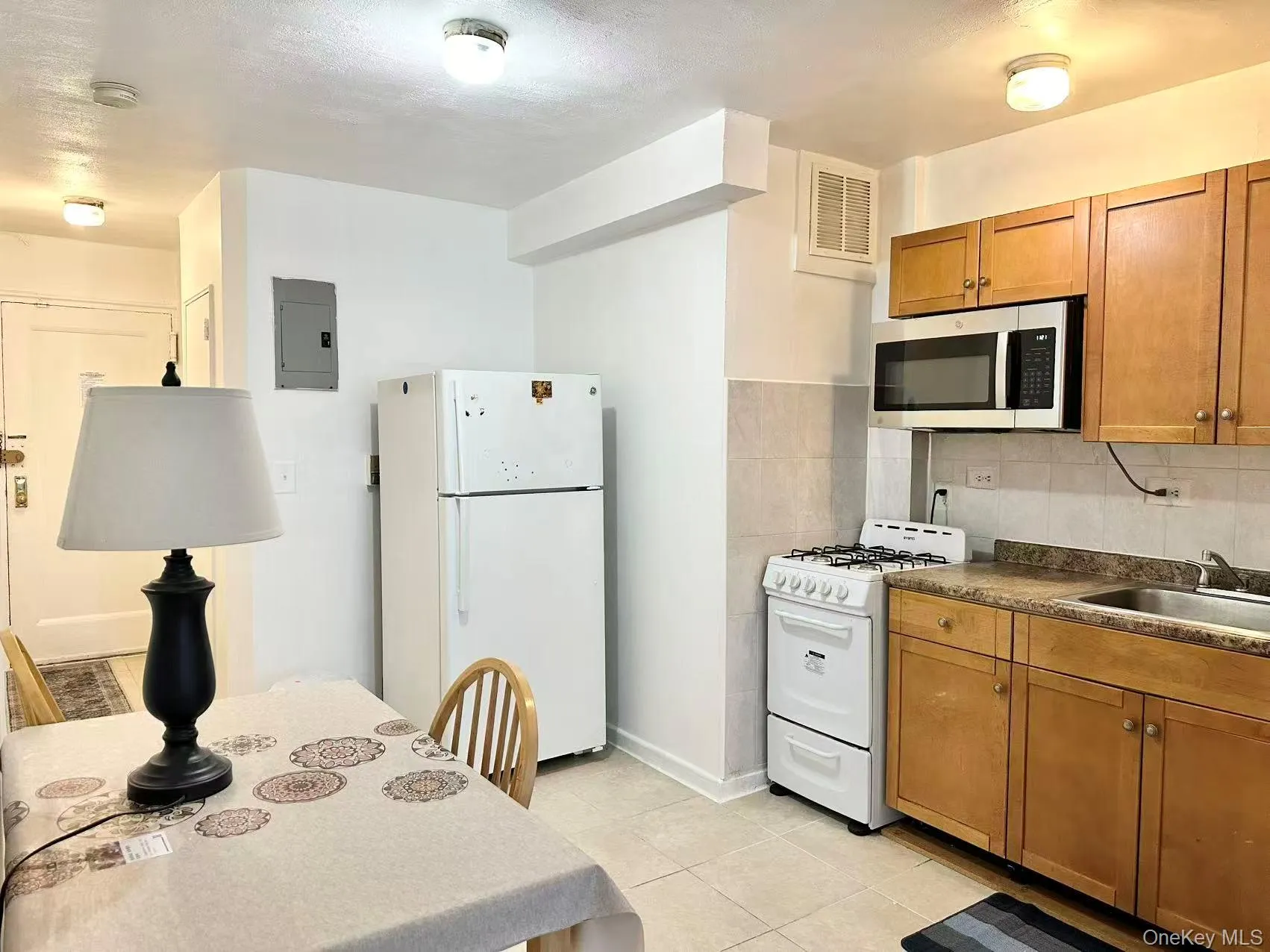 144-46 38th Avenue, New York, NY, 1 Room Rooms,1 BathroomBathrooms,Residential Lease,For Rent,38th,0,1004905 144-46 38th Avenue, New York, NY, 1 Room Rooms,1 BathroomBathrooms,Residential Lease,For Rent,38th,0,1004905