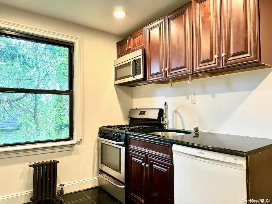 14 Beach Road, North Hempstead, NY, 2 Bedrooms Bedrooms, 4 Rooms Rooms,1 BathroomBathrooms,Residential Lease,For Rent,Beach,0,1004906 14 Beach Road, North Hempstead, NY, 2 Bedrooms Bedrooms, 4 Rooms Rooms,1 BathroomBathrooms,Residential Lease,For Rent,Beach,0,1004906